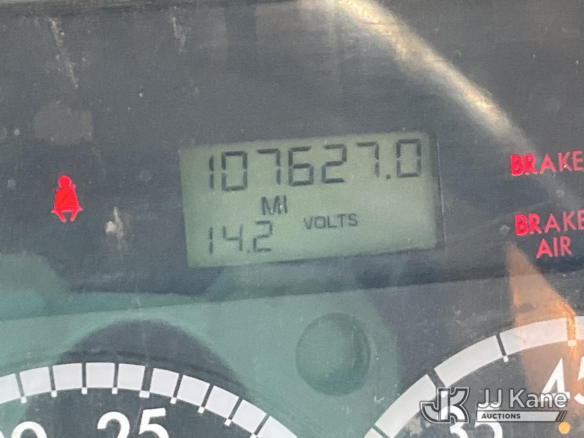 2013 Freightliner M2 106