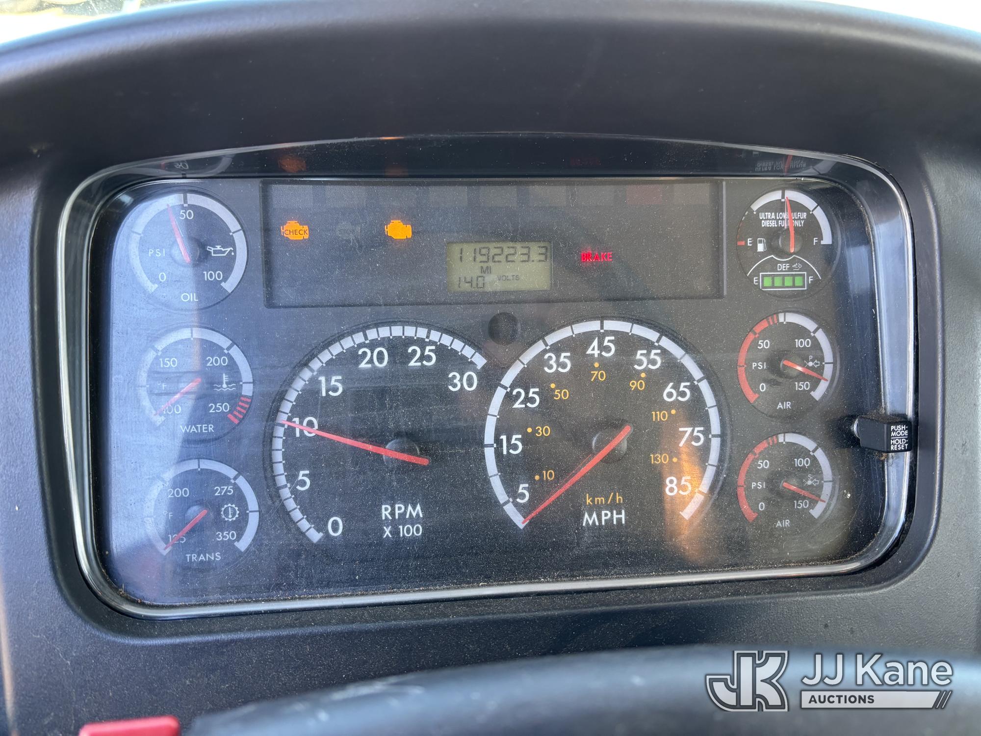 2014 Freightliner M2 106