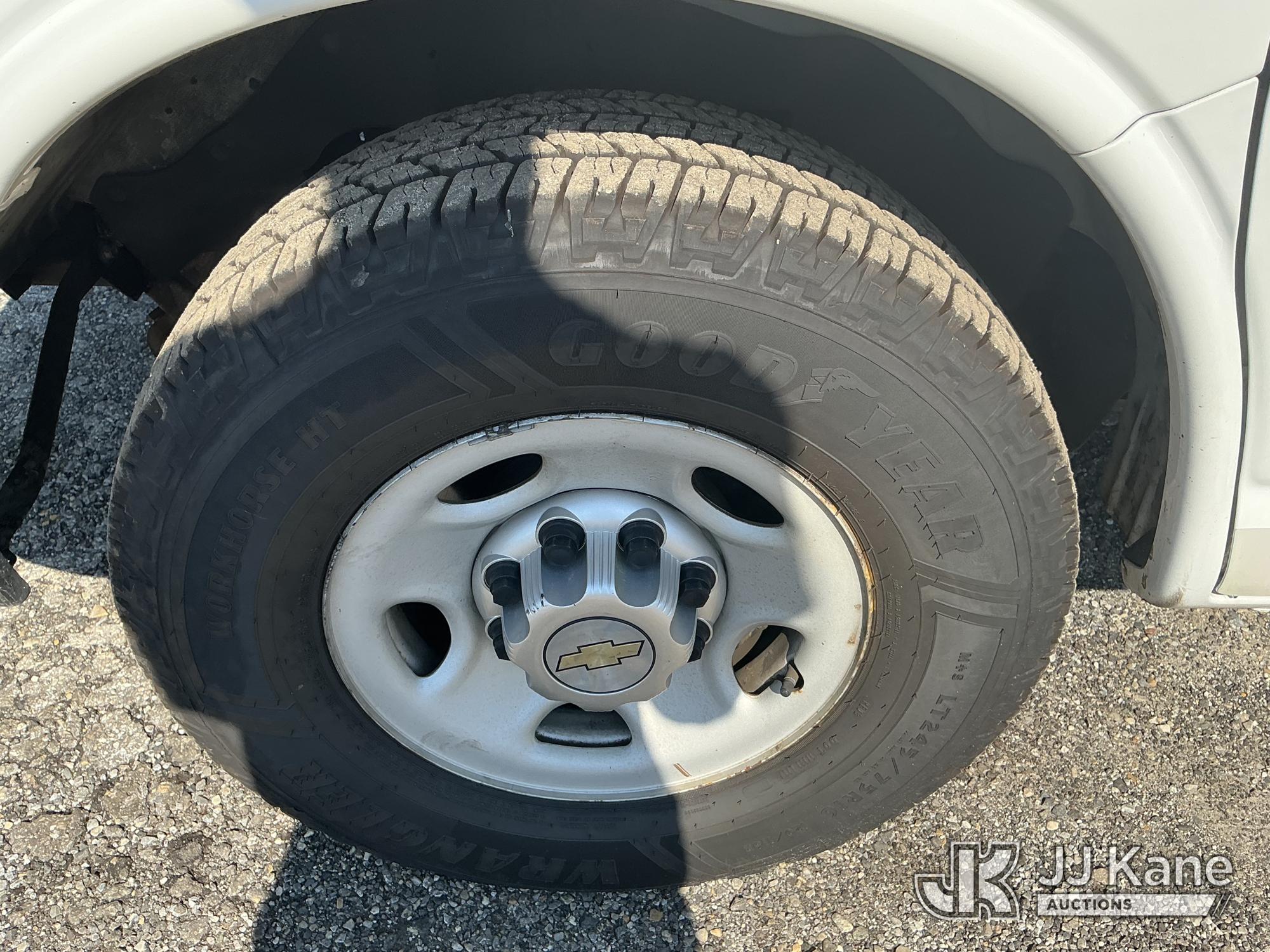 2011 Chevrolet EXPRESS G2500