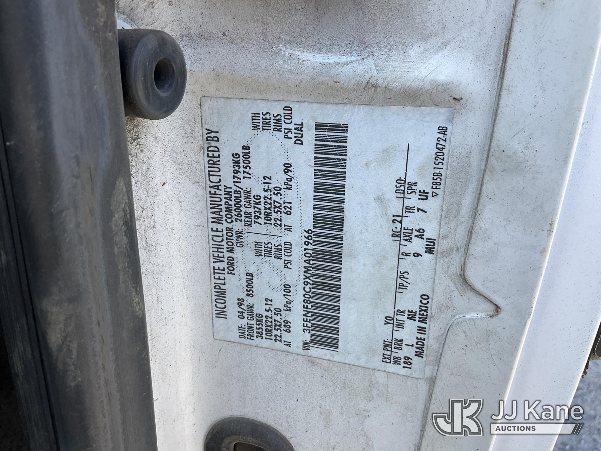 1999 Ford F800