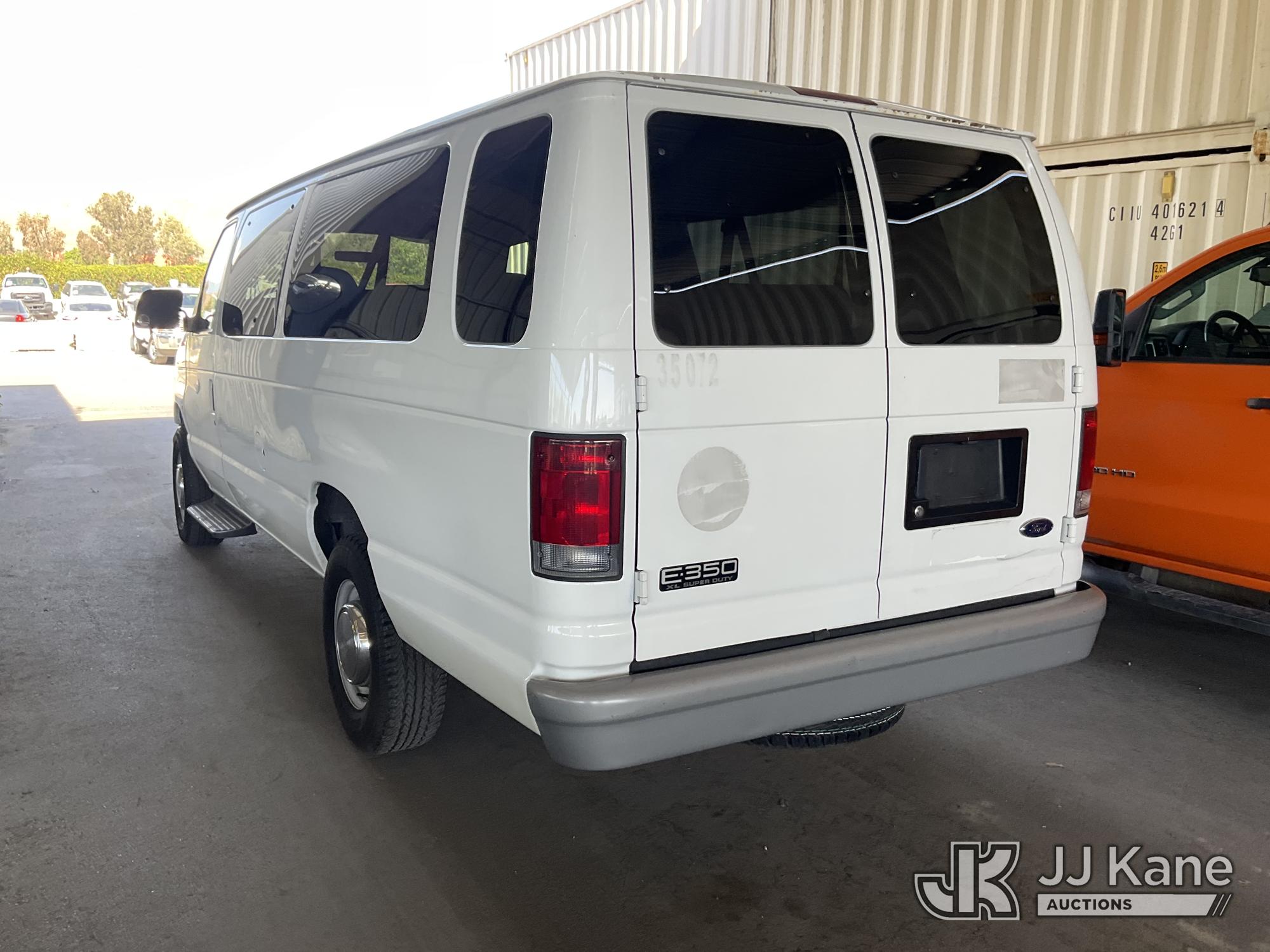 2002 Ford ECONOLINE