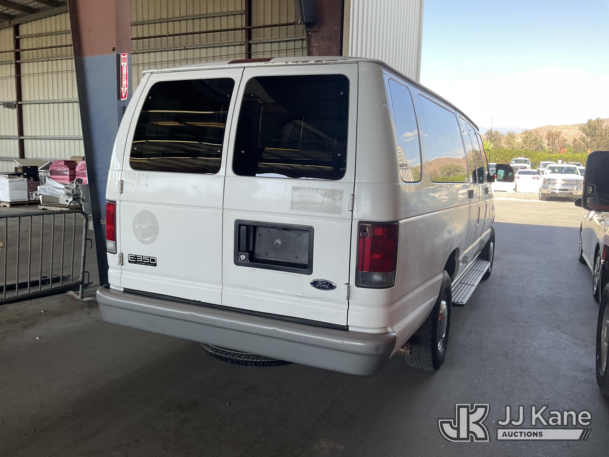 2002 Ford ECONOLINE