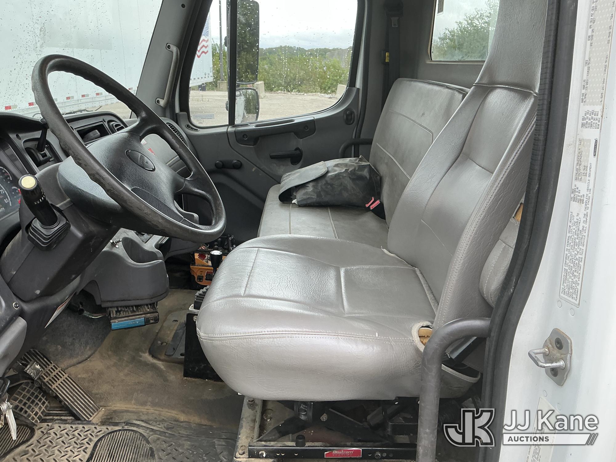2014 Freightliner M2 106