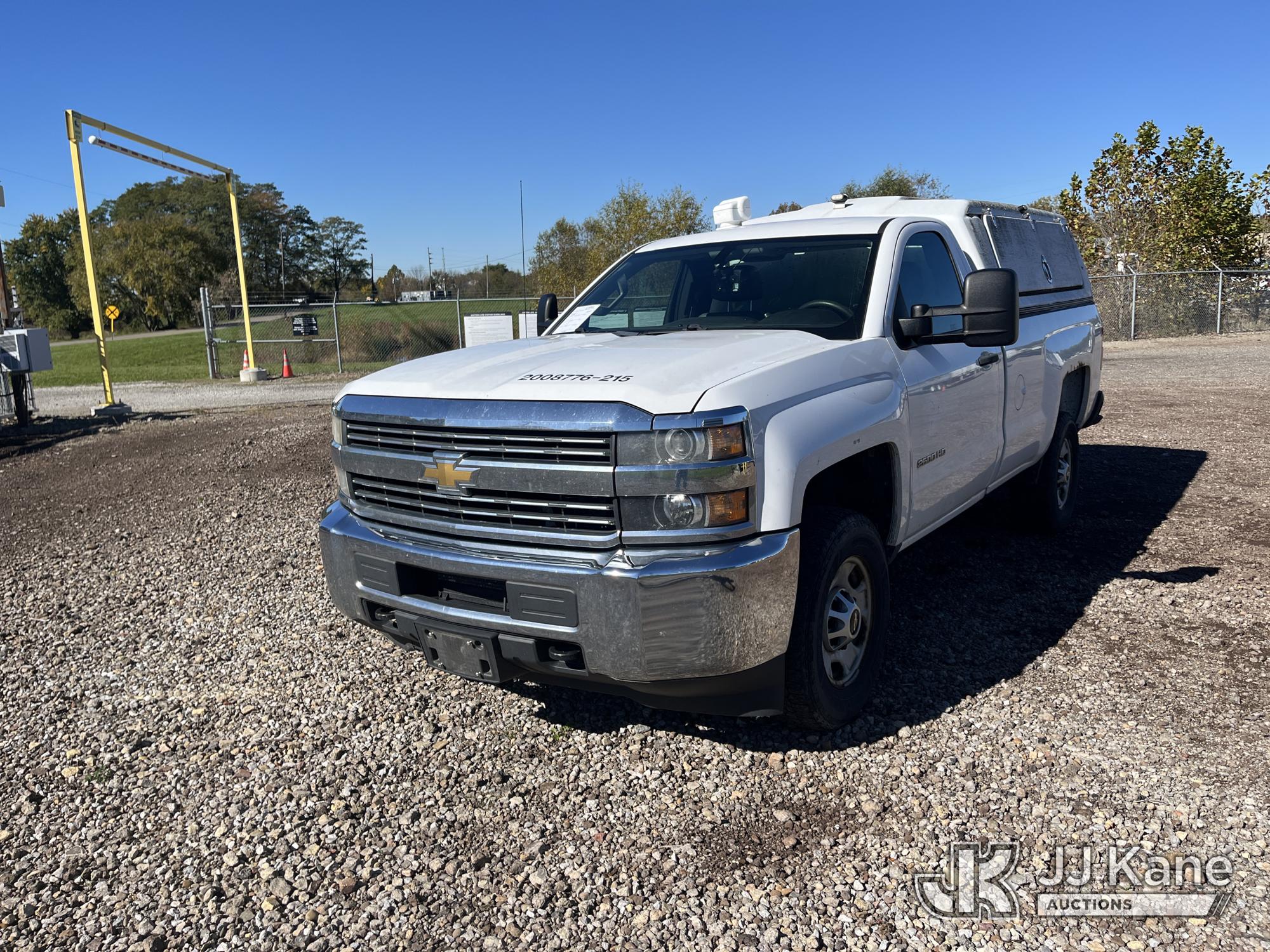 2015 Chevrolet Silverado 2500HD Pickup Truck (1648992)