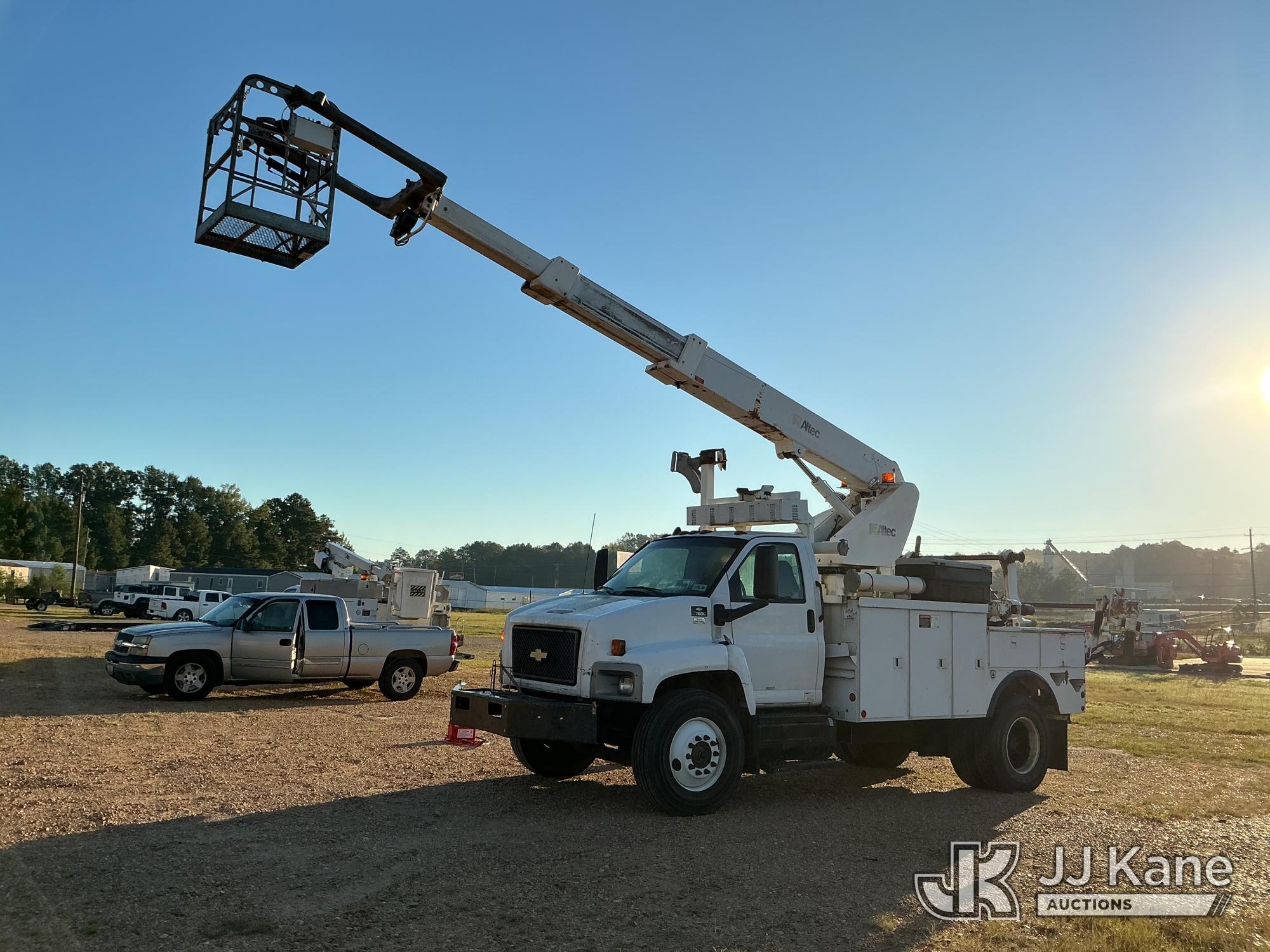 Altec AP45 Telescopic Non-Insulated Cable Placing Bucket Truck On 2007 Chevrolet C7C042 Utility Truck (1649003)