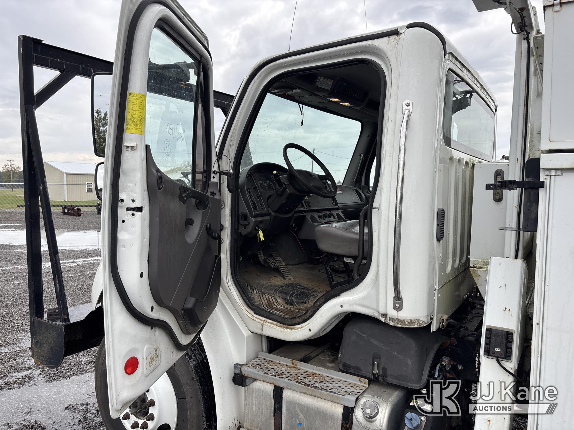 2011 Freightliner M2 106