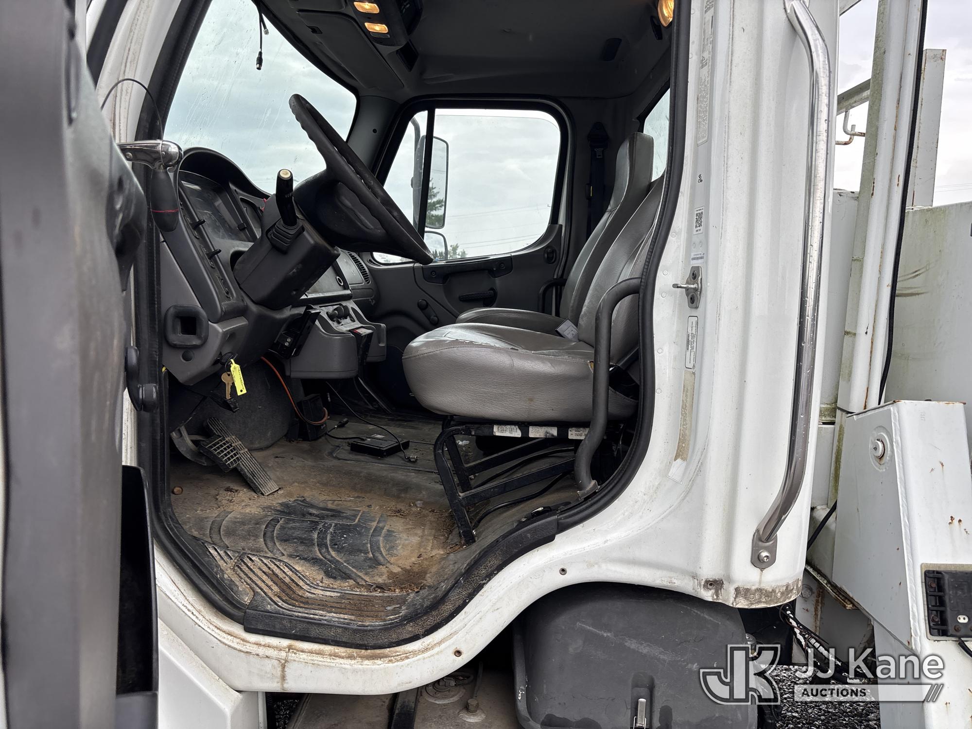 2011 Freightliner M2 106