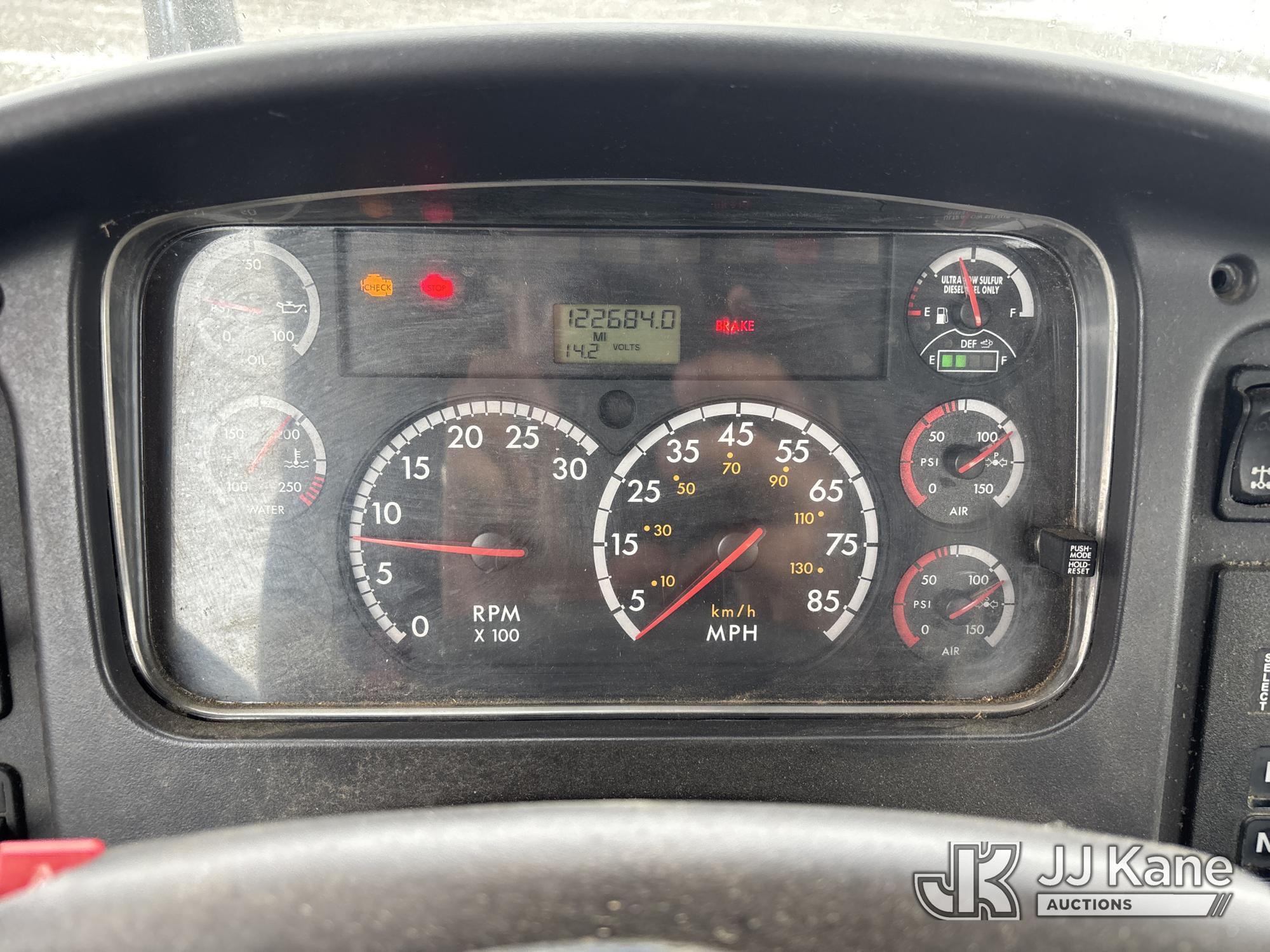 2011 Freightliner M2 106