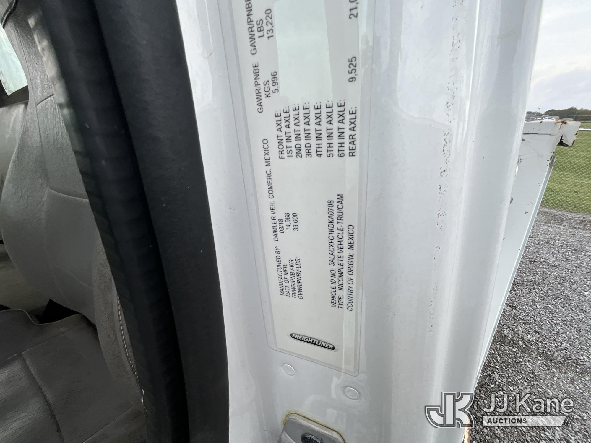 2019 Freightliner M2 106