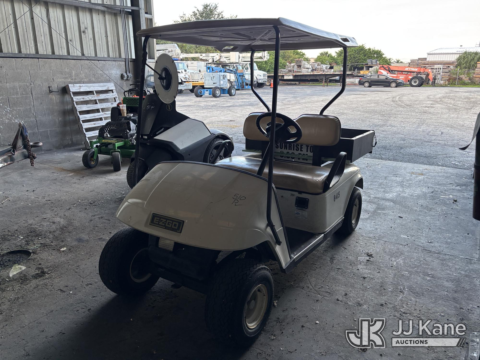 Photo of 2004 Textron EZ-GO