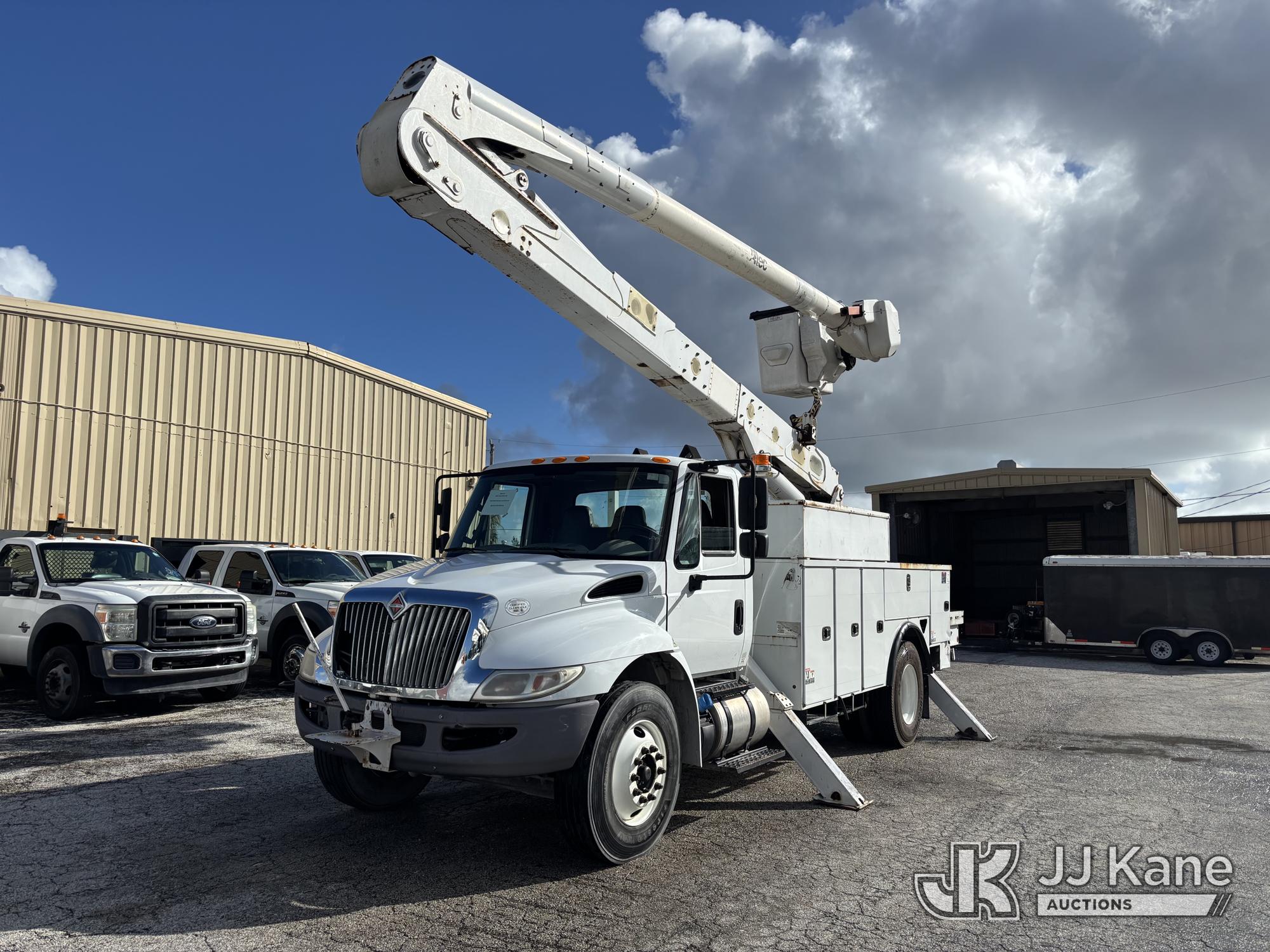 Altec AA55 Material Handling Bucket Truck On 2018 International 4300 Utility Truck (1649115)