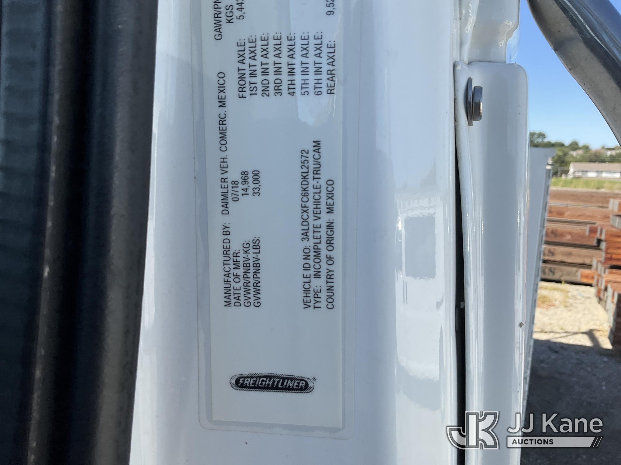 2019 Freightliner M2 106