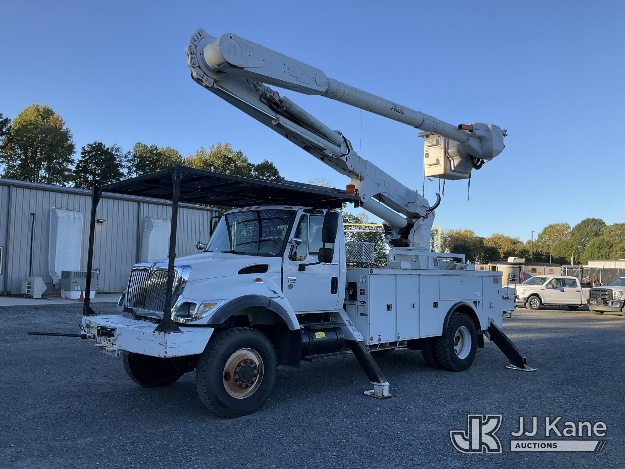 Photo of 2005 International 7300 4x4