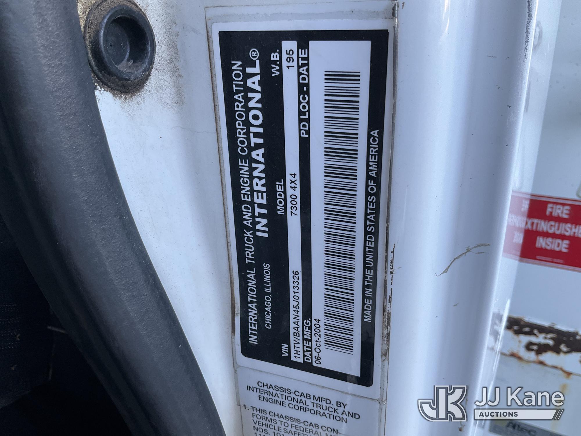 2005 International 7300 4X4