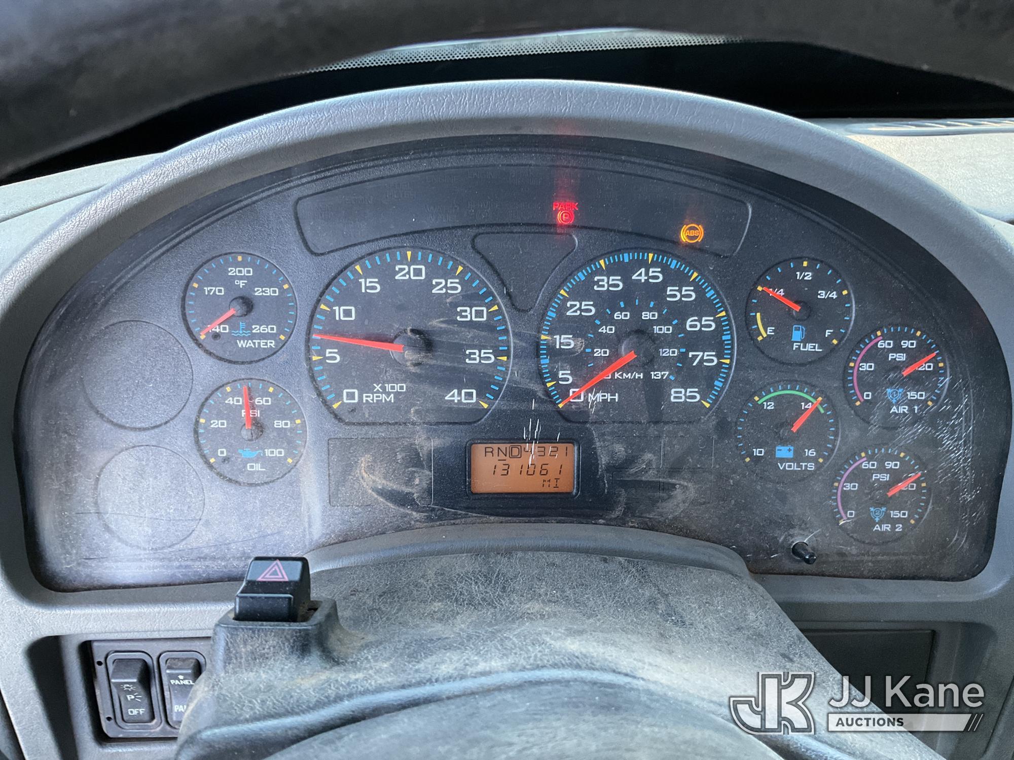 2005 International 7300 4X4