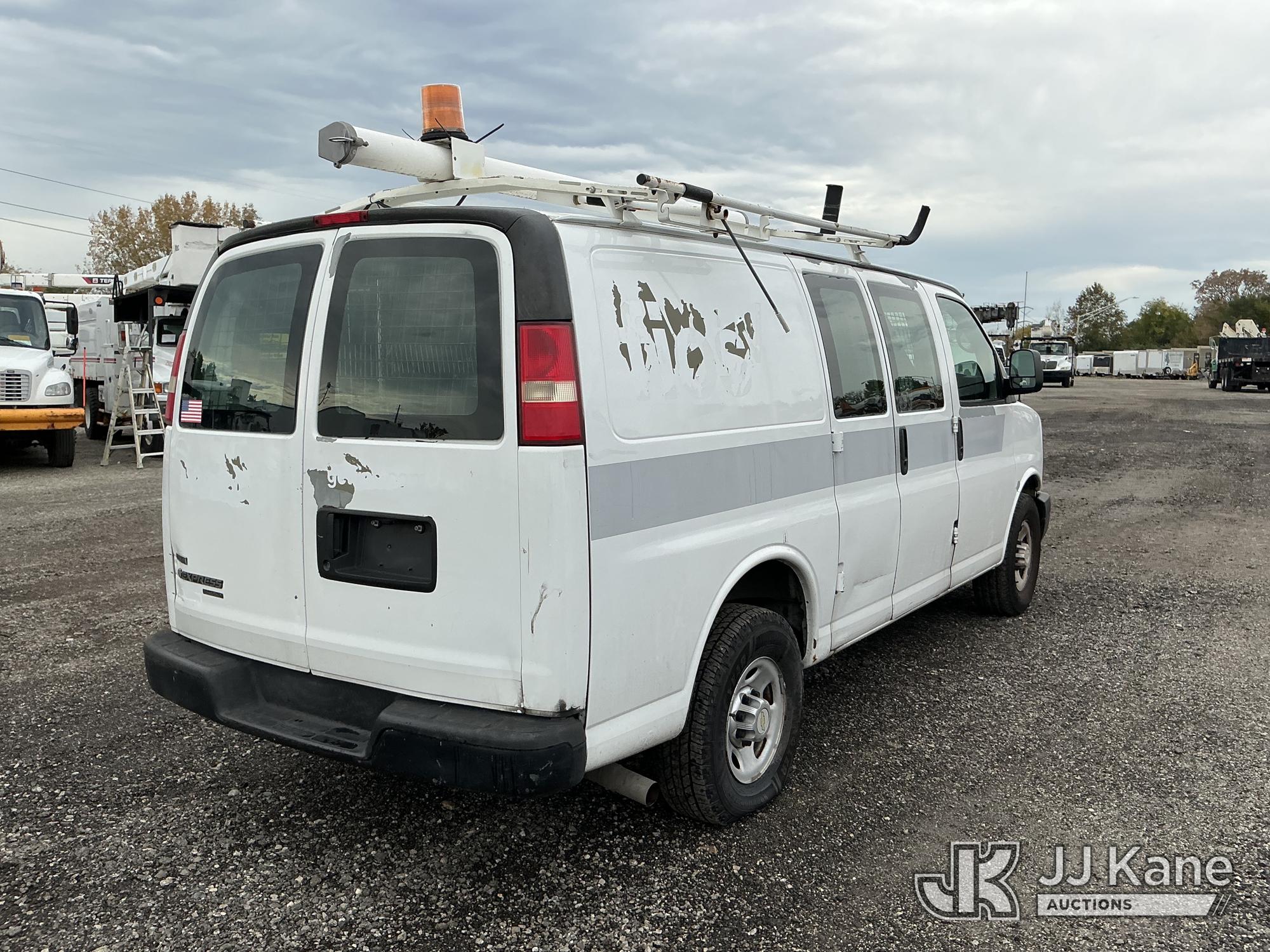 2011 Chevrolet EXPRESS G2500