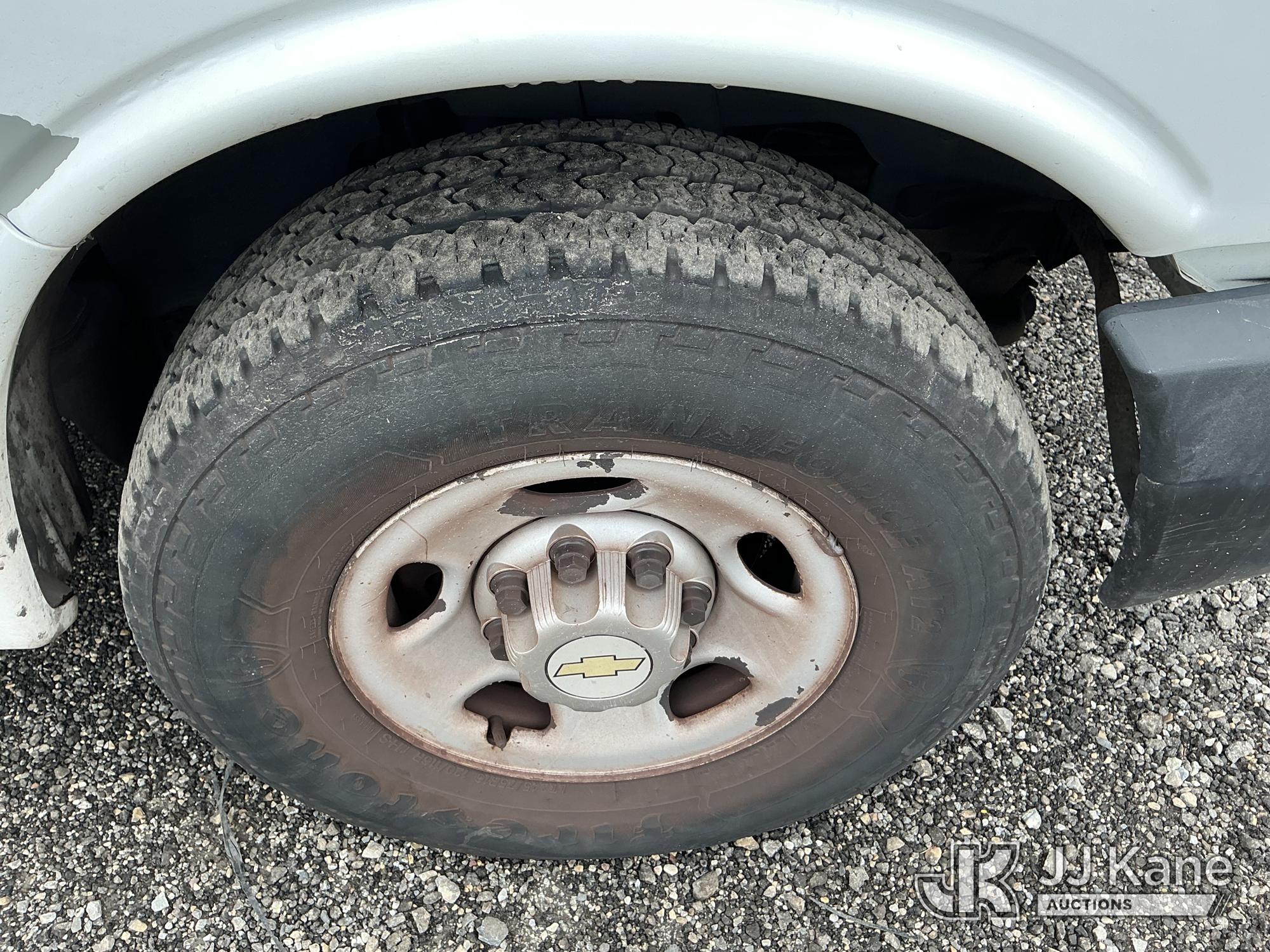 2011 Chevrolet EXPRESS G2500