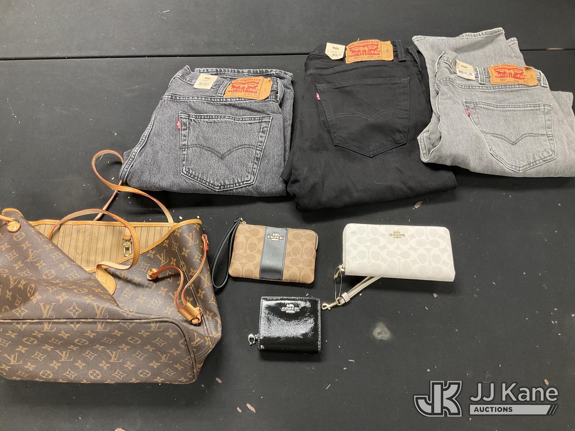 Clothes (1649362)