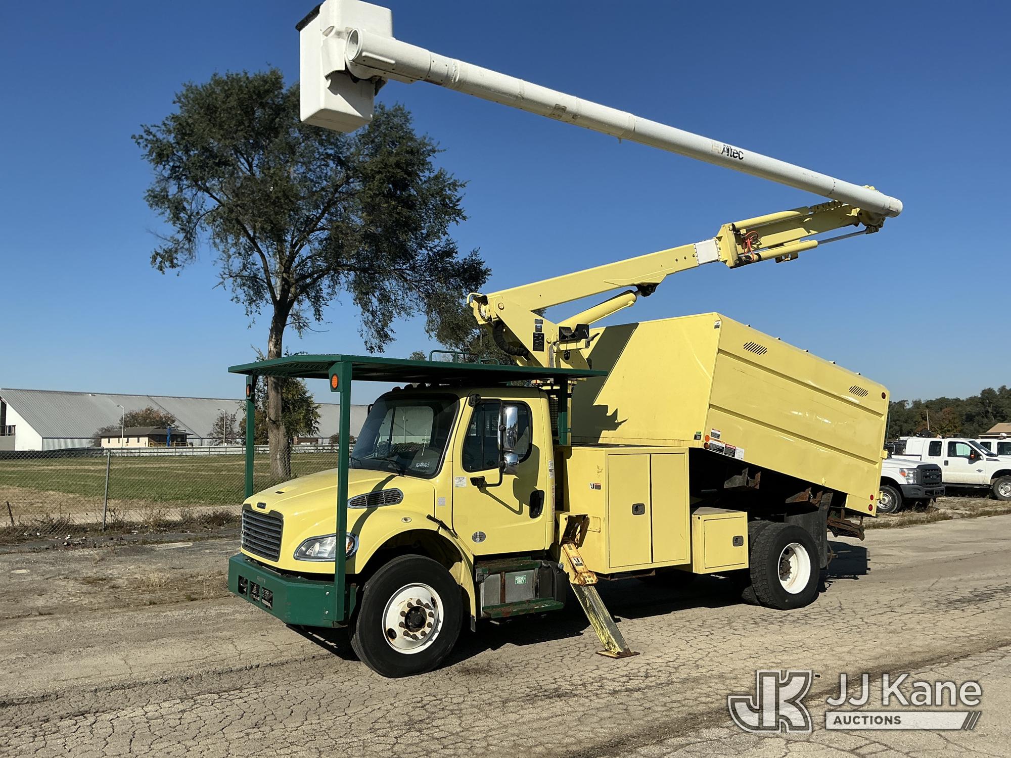 Altec LR760 Over-Center Bucket Truck On 2018 Freightliner M2 106 Chipper Dump Truck (1649465)
