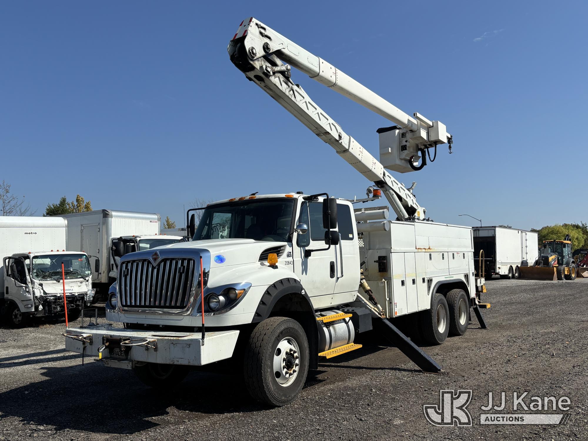 Terex/HiRanger HRX-55 Material Handling Bucket Truck On 2015 International 7600 T/A Extended-Cab Utility Truck (1649495)