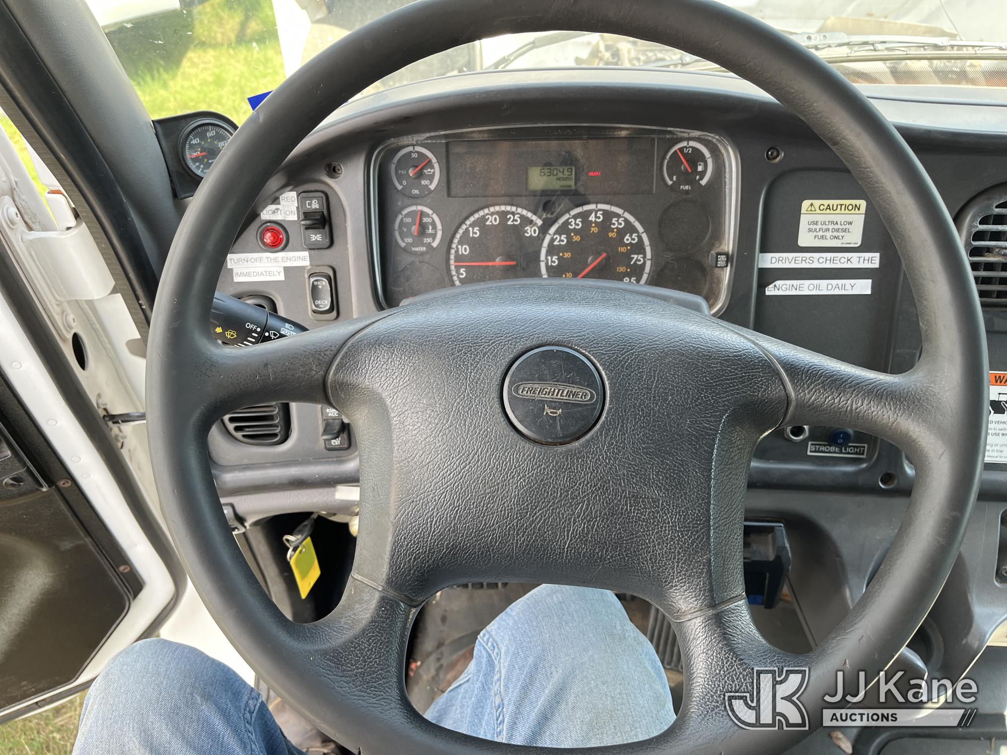 2011 Freightliner M2 106