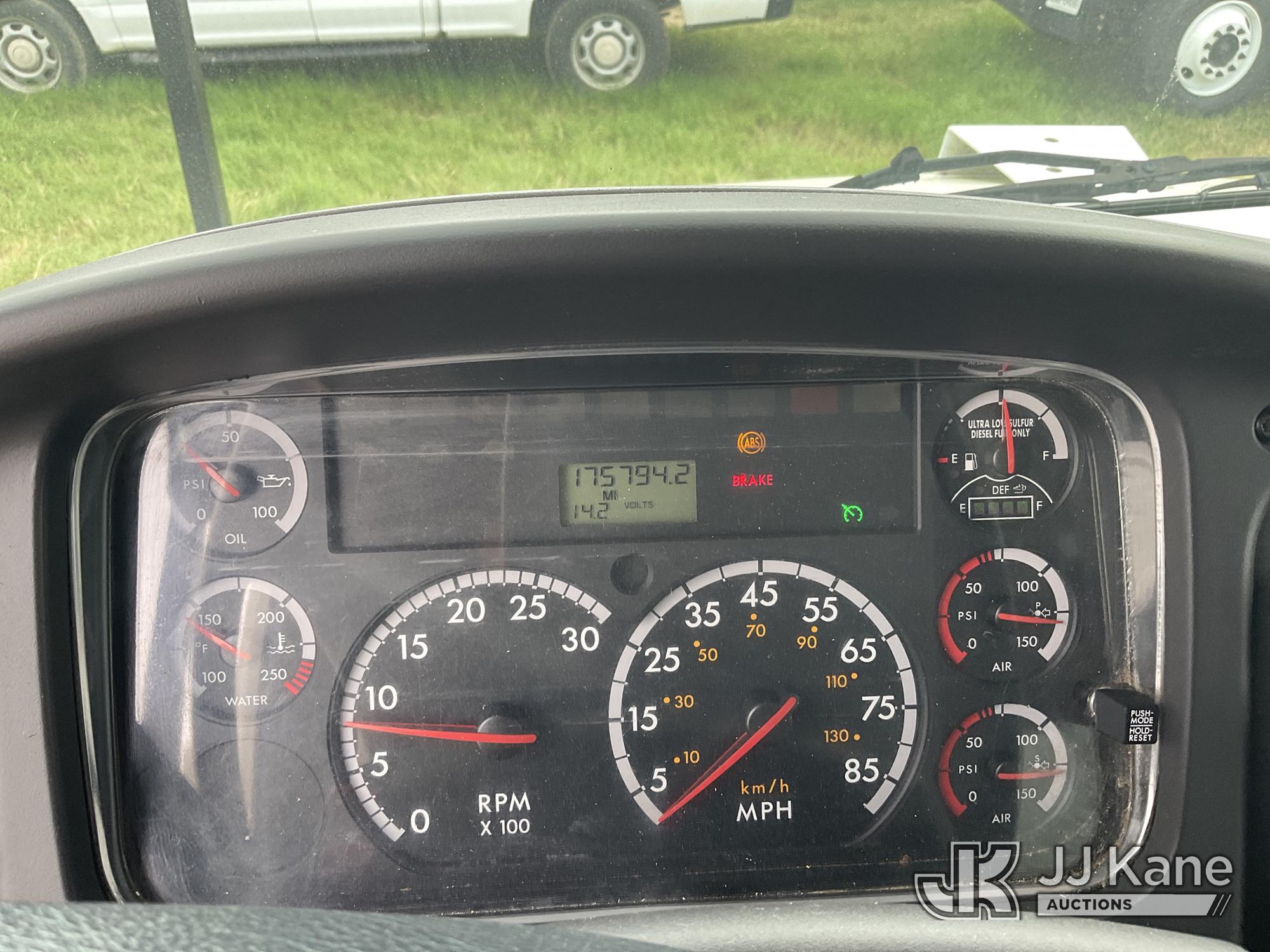 2013 Freightliner M2 106