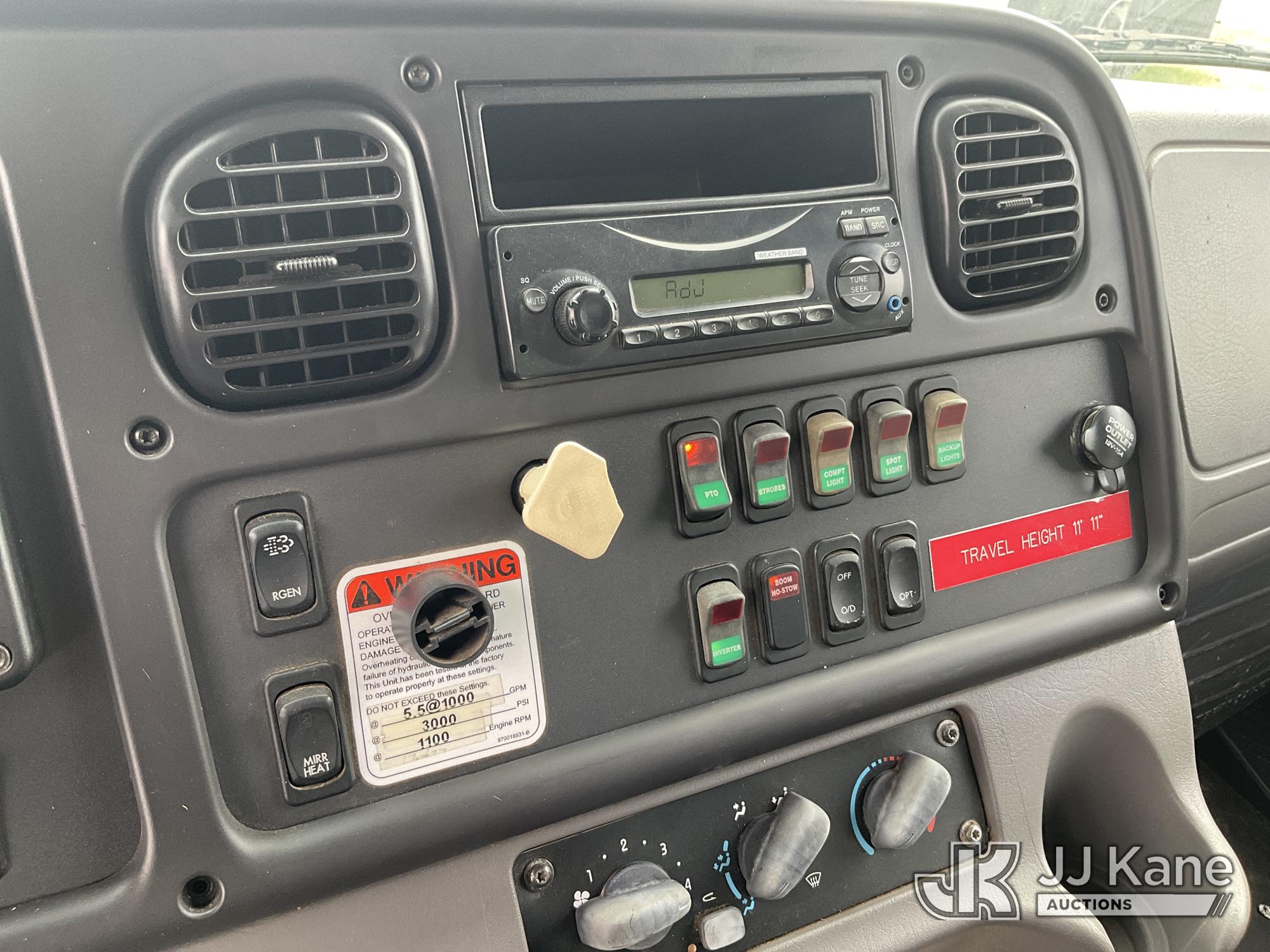 2013 Freightliner M2 106