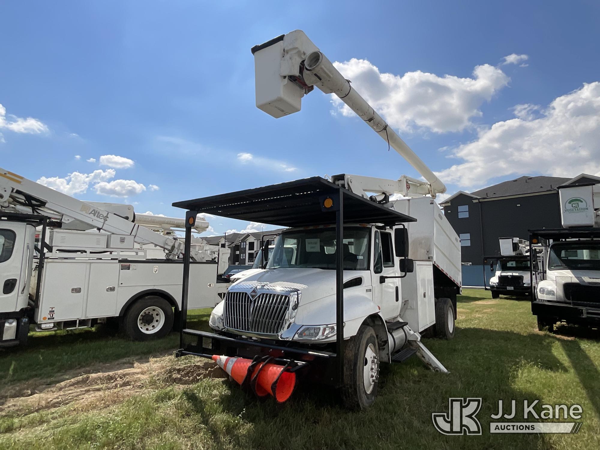 Photo of 2013 International DuraStar 4300