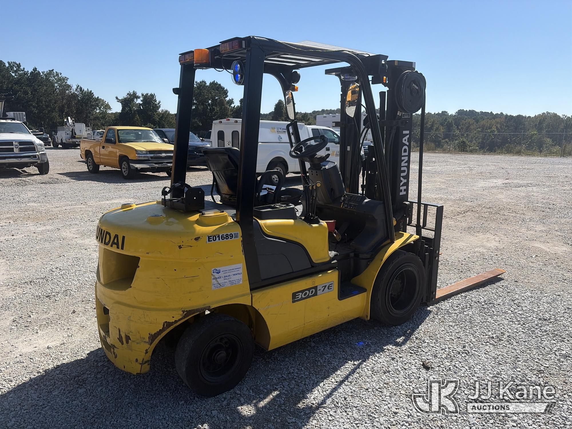 2013 Hyundai 30D-7E 5,050