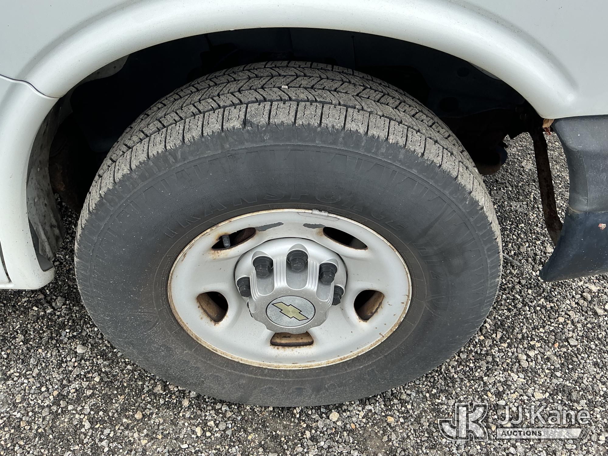 2011 Chevrolet EXPRESS G2500