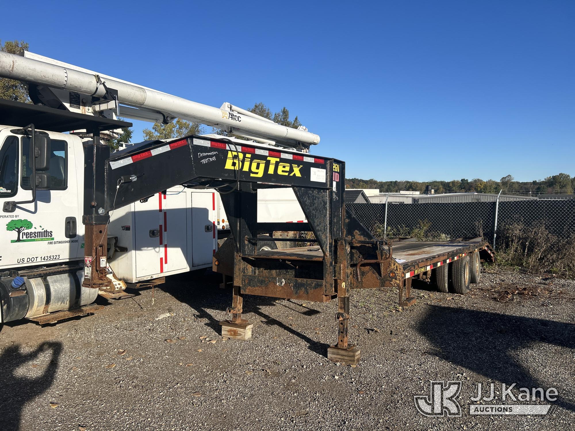 2014 Big Tex 22GN-20BK+5 T/A Tagalong Goose-neck Equipment Trailer (1649702)