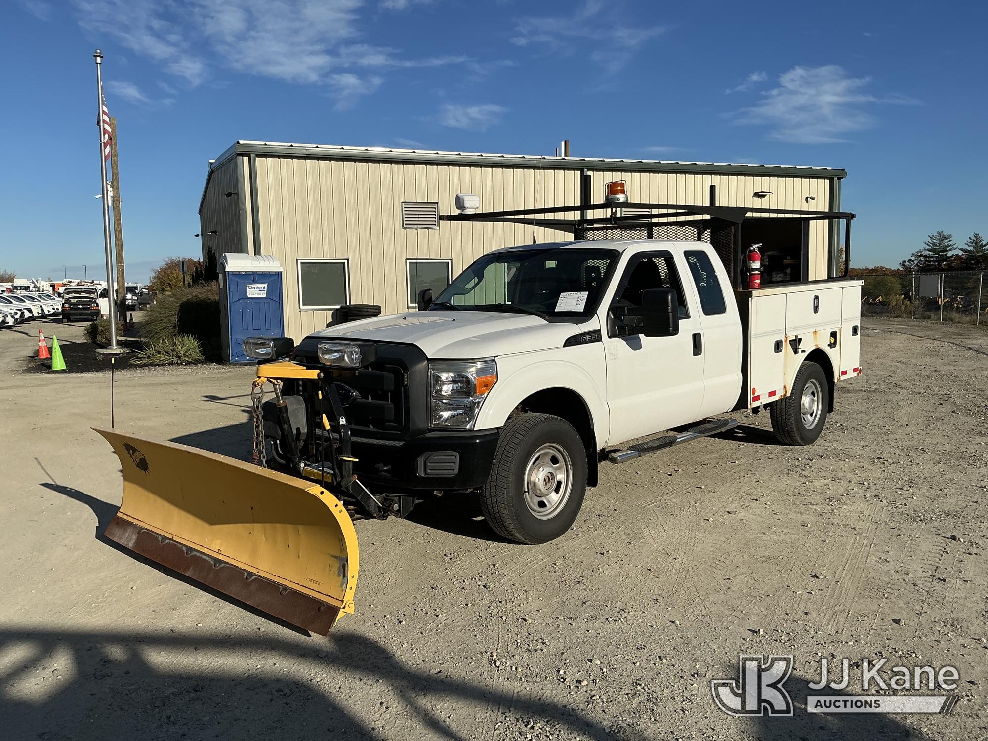 2016 Ford F350 Extended-Cab Service Truck (1649783)