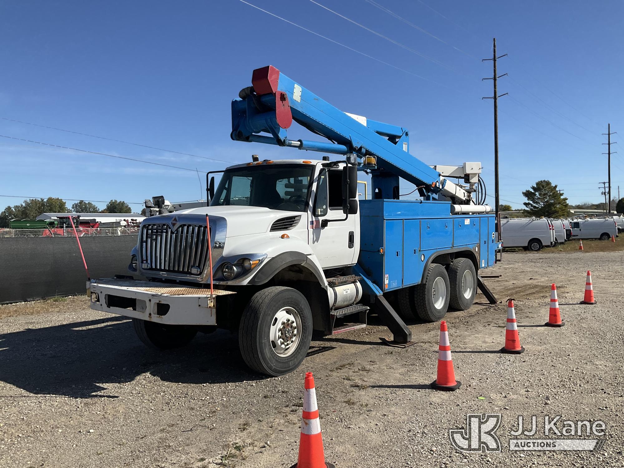 HiRanger TL55 Articulating & Telescopic Material Handling Bucket Truck On 2015 International 7400 T/A Utility Truck (1649842)