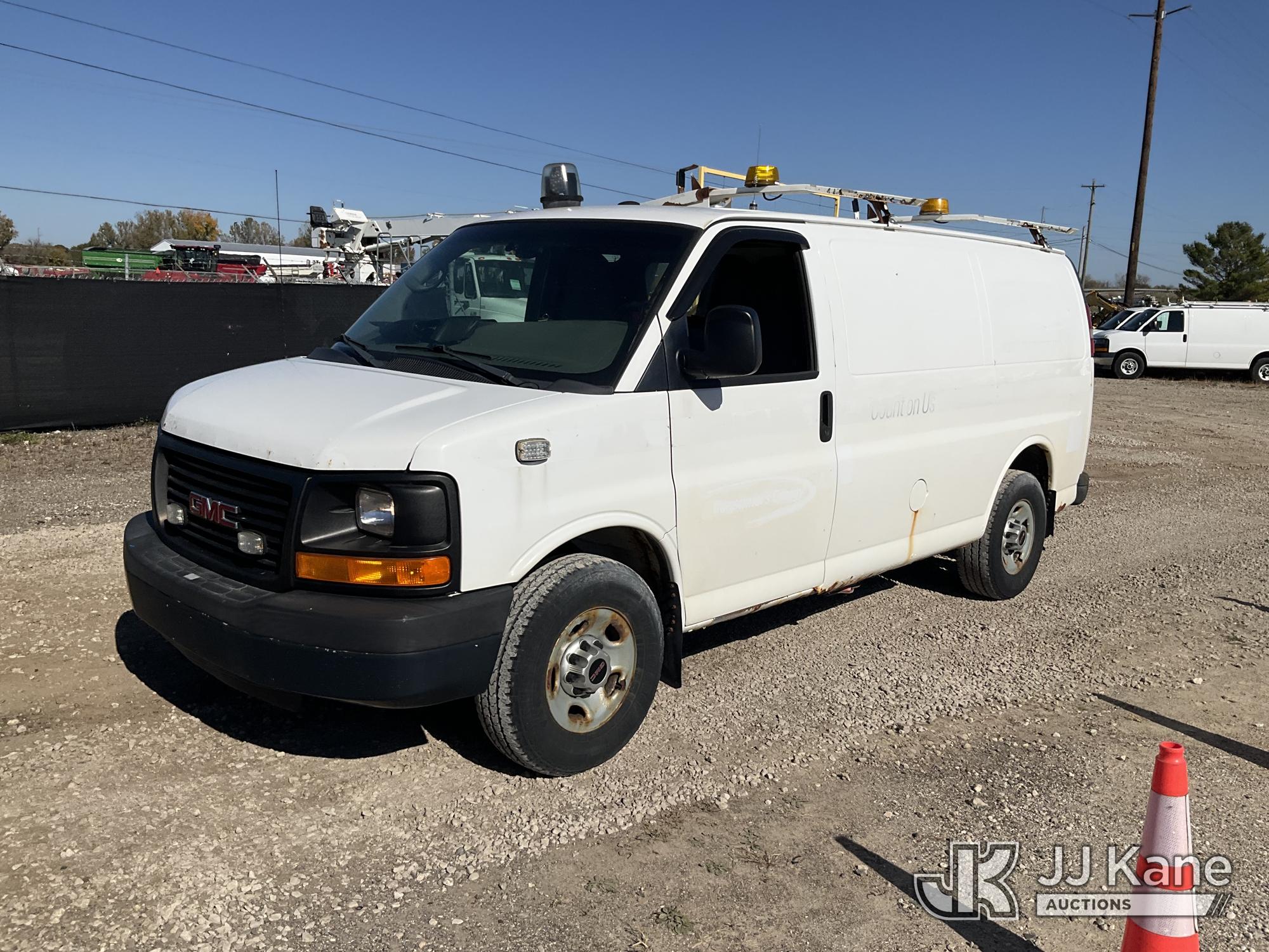 Photo of 2013 GMC Savana