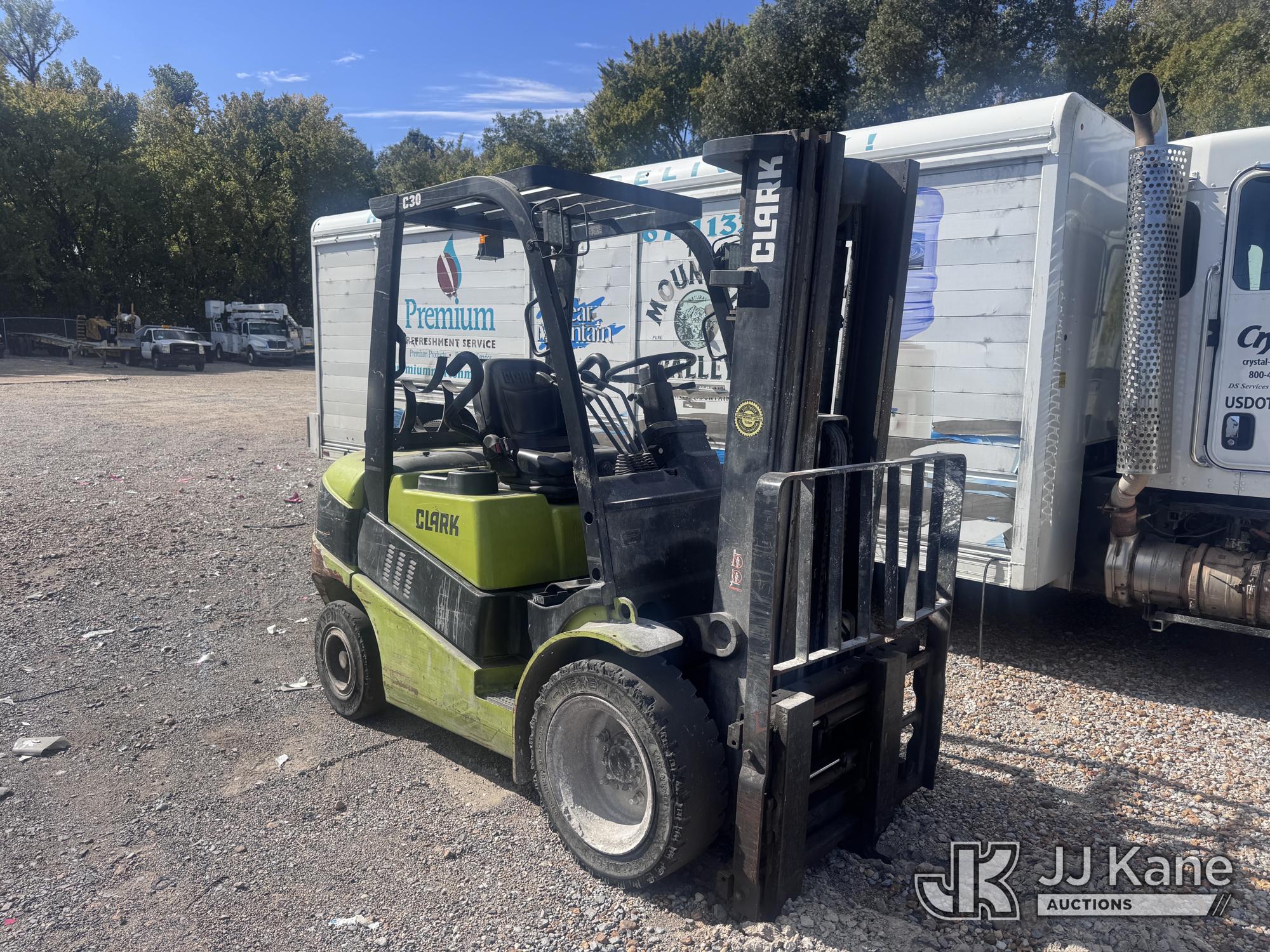 Photo of 2015 Clark C30L