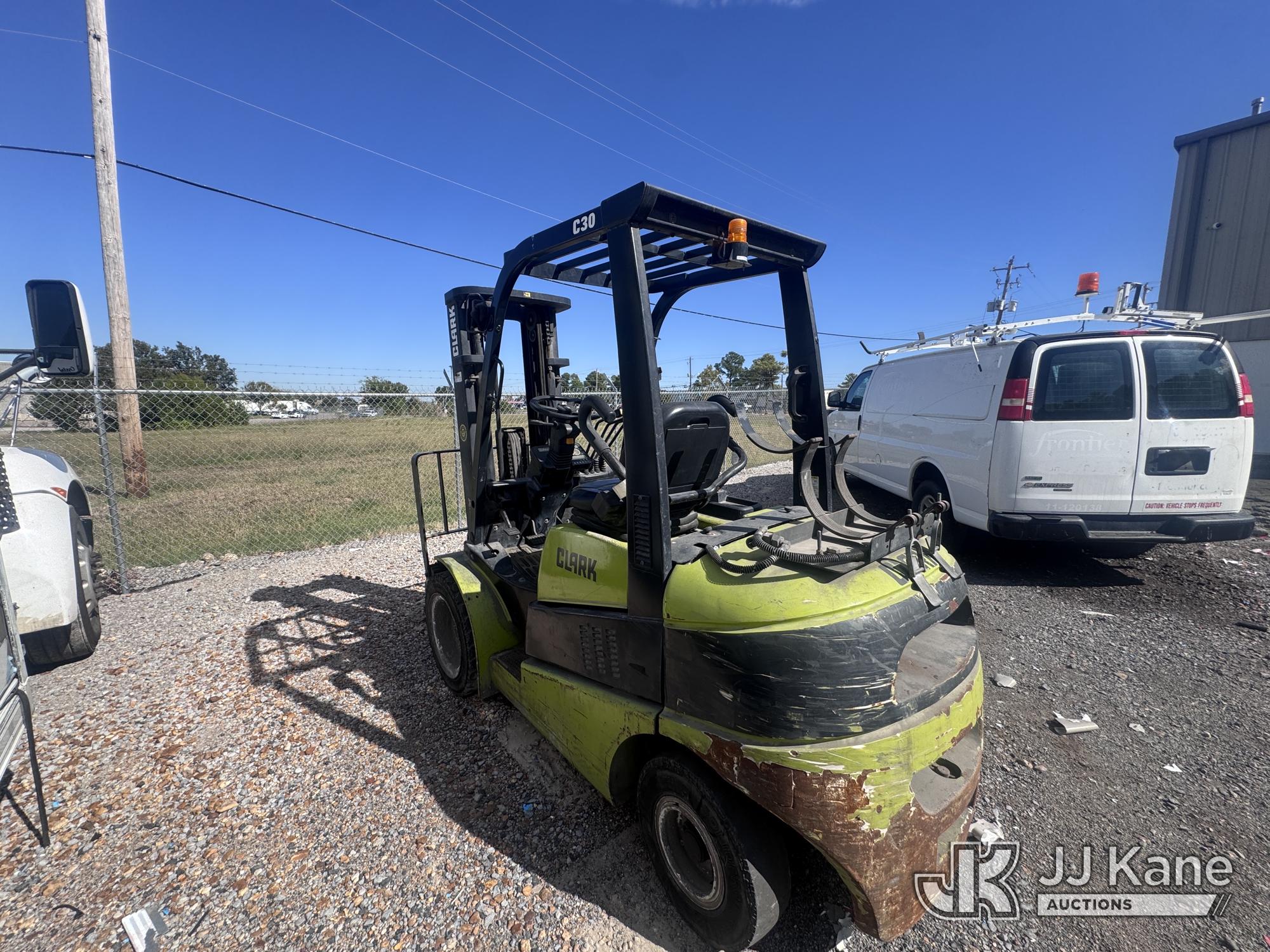 2015 Clark C30L