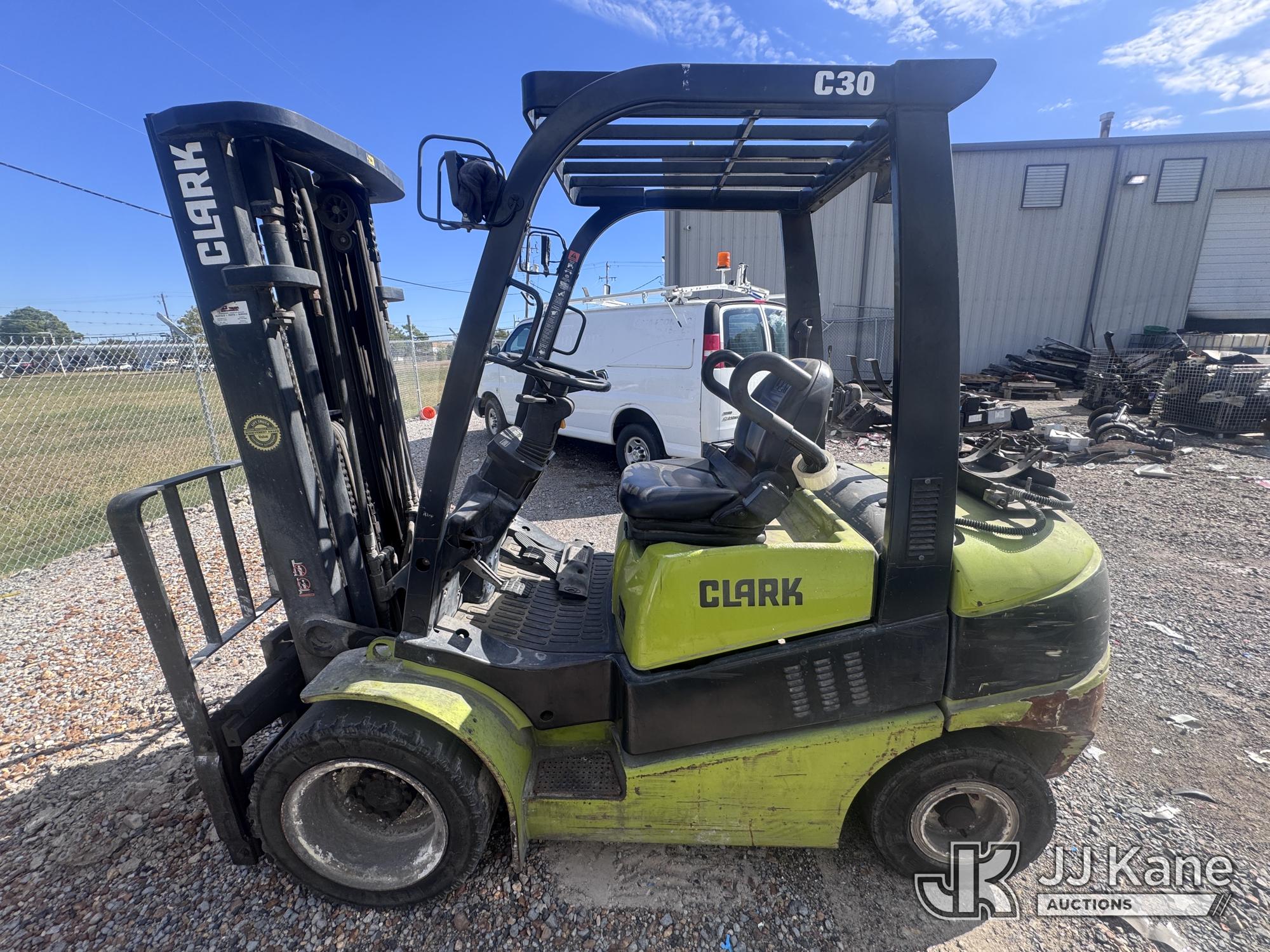 2015 Clark C30L