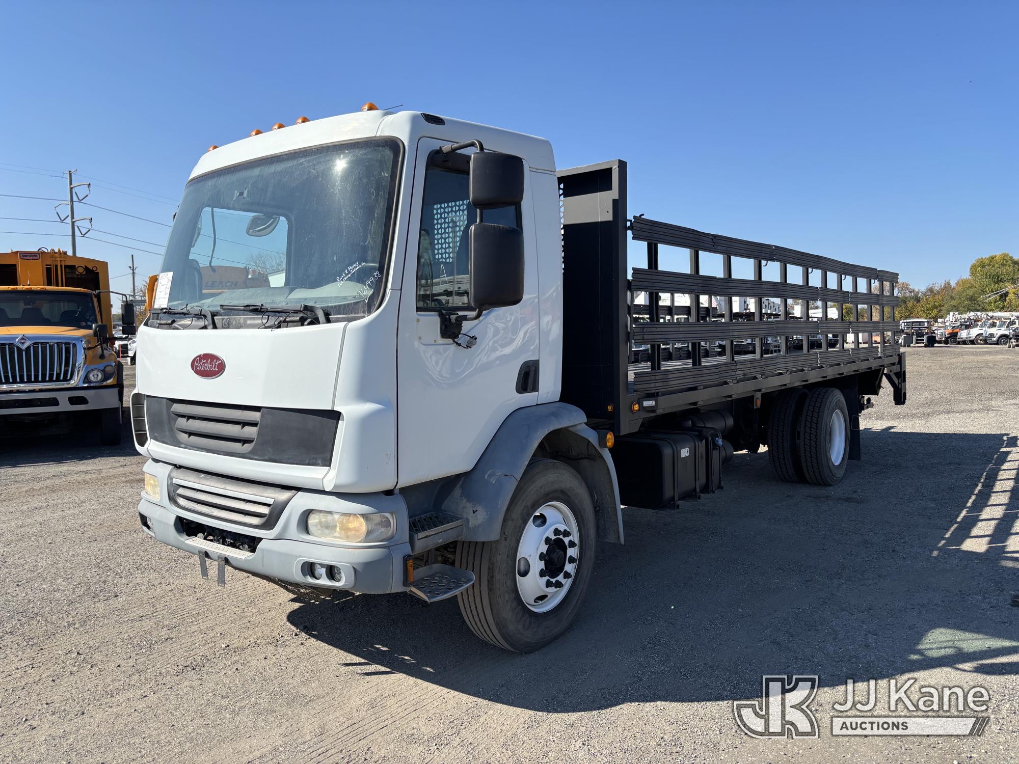 2014 Peterbilt COE 220 Flatbed Truck (1649938)
