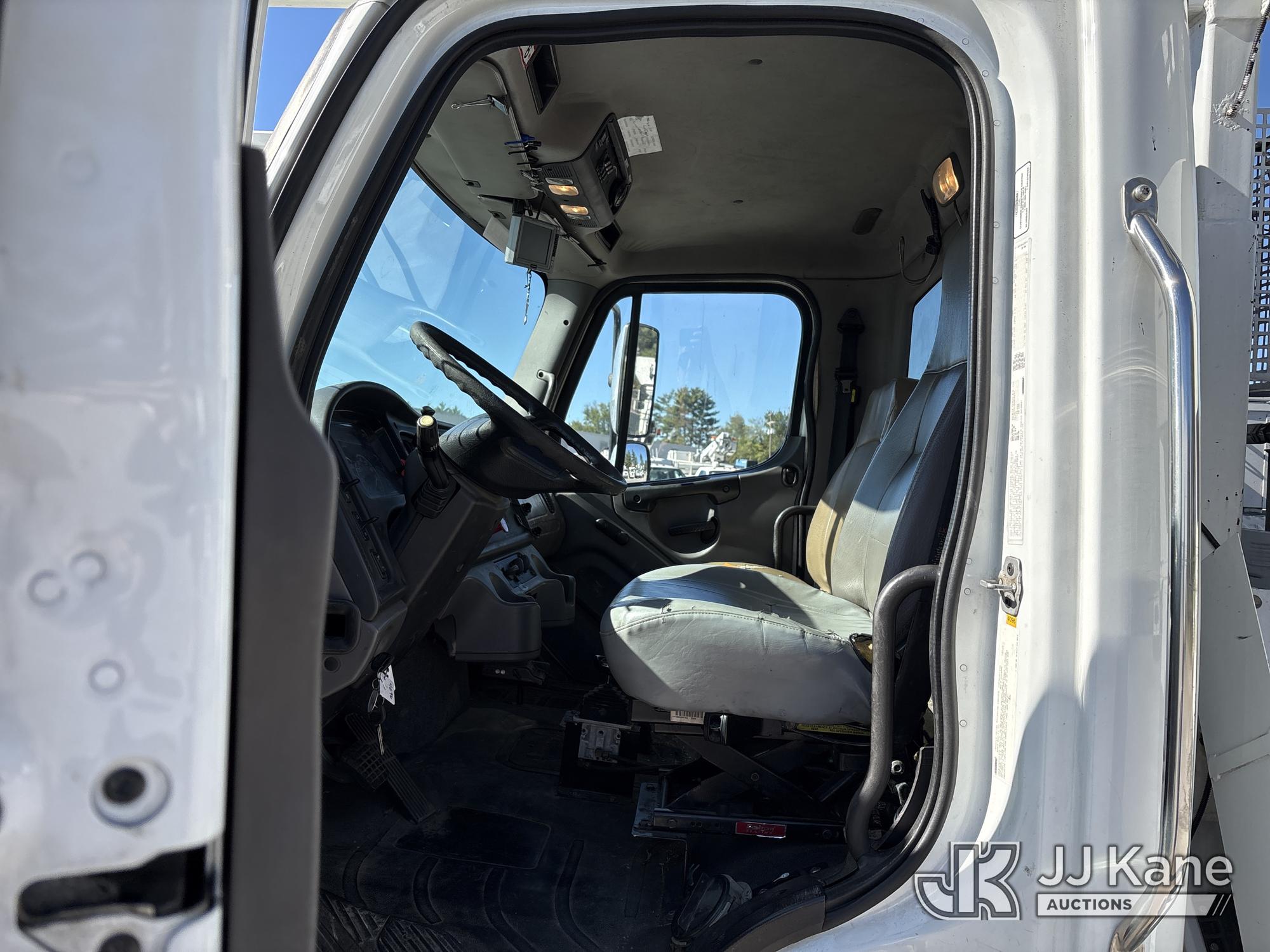 2011 Freightliner M2 106