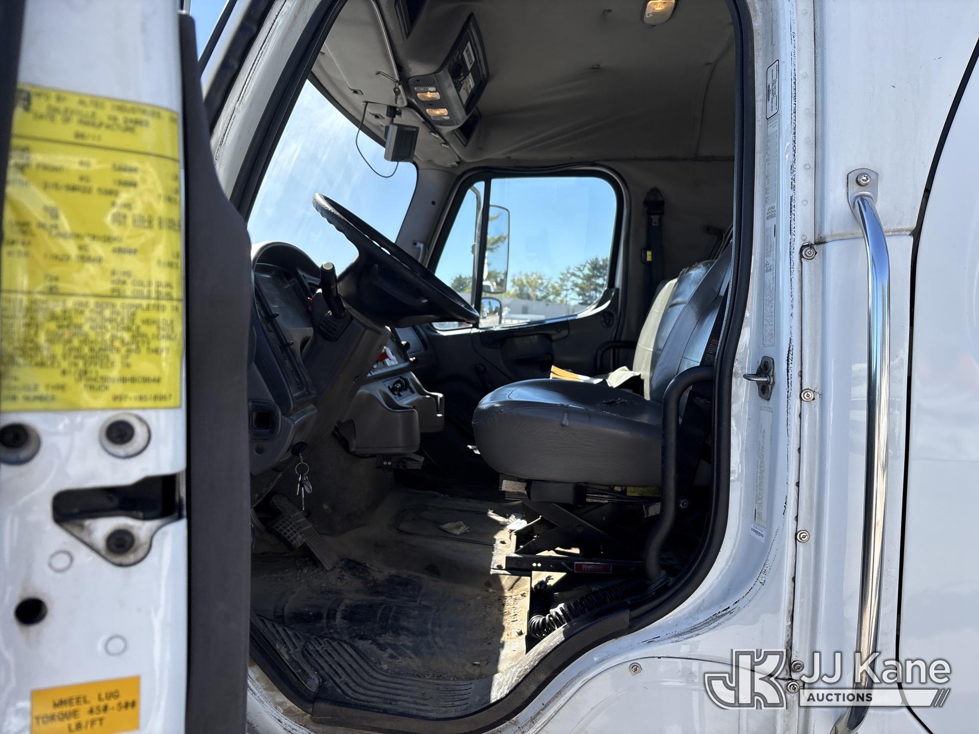 2011 Freightliner M2 112