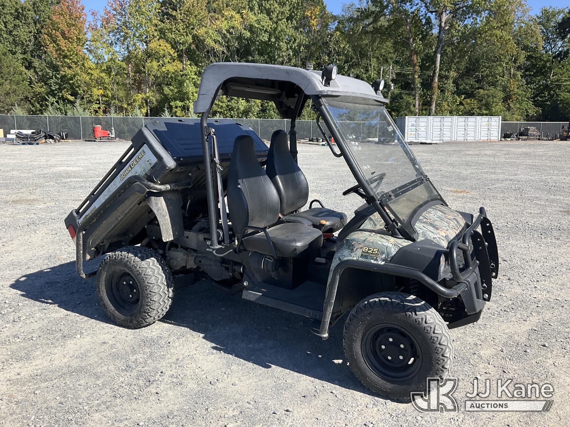 0 John Deere 825E