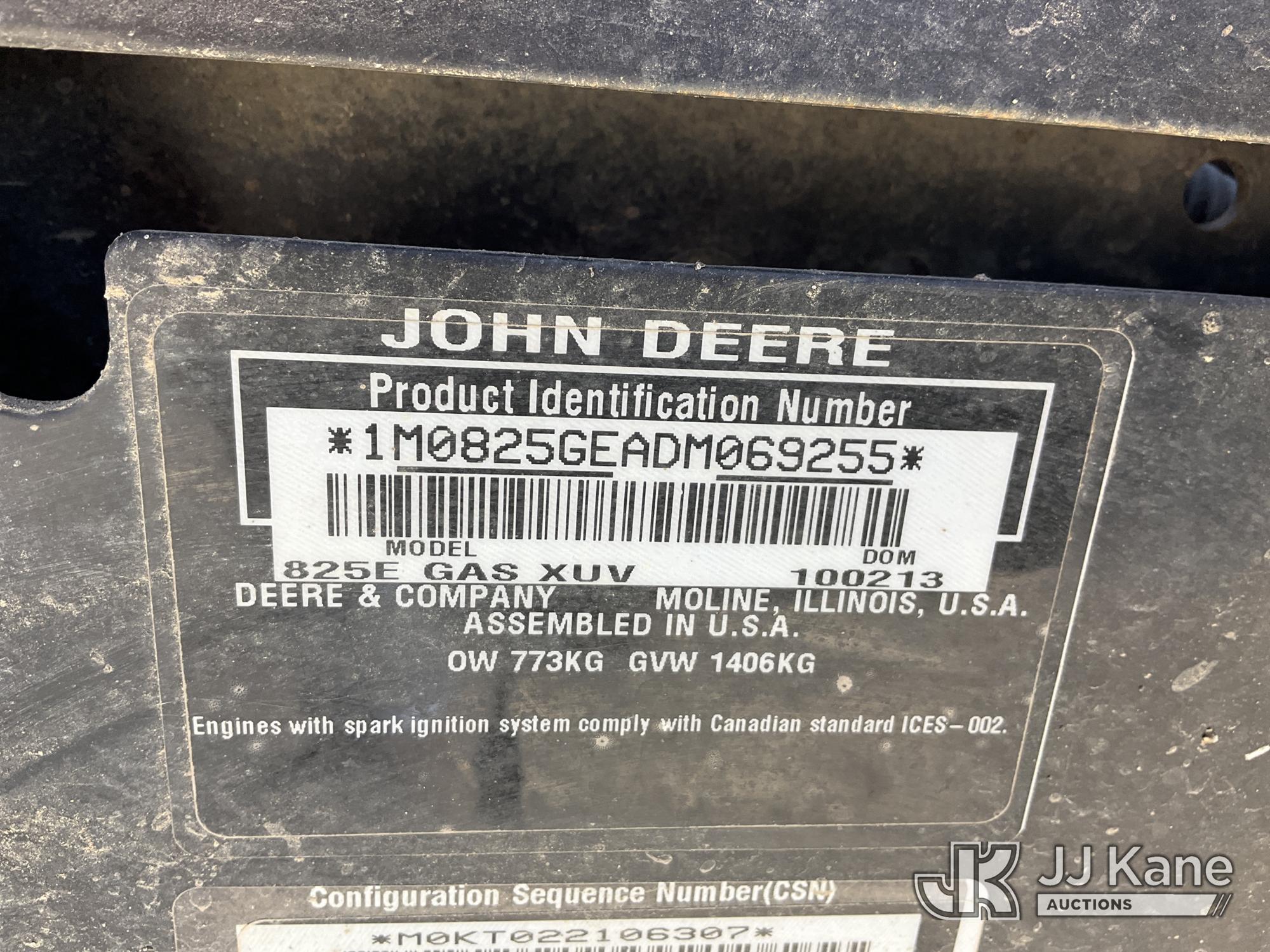 0 John Deere 825E