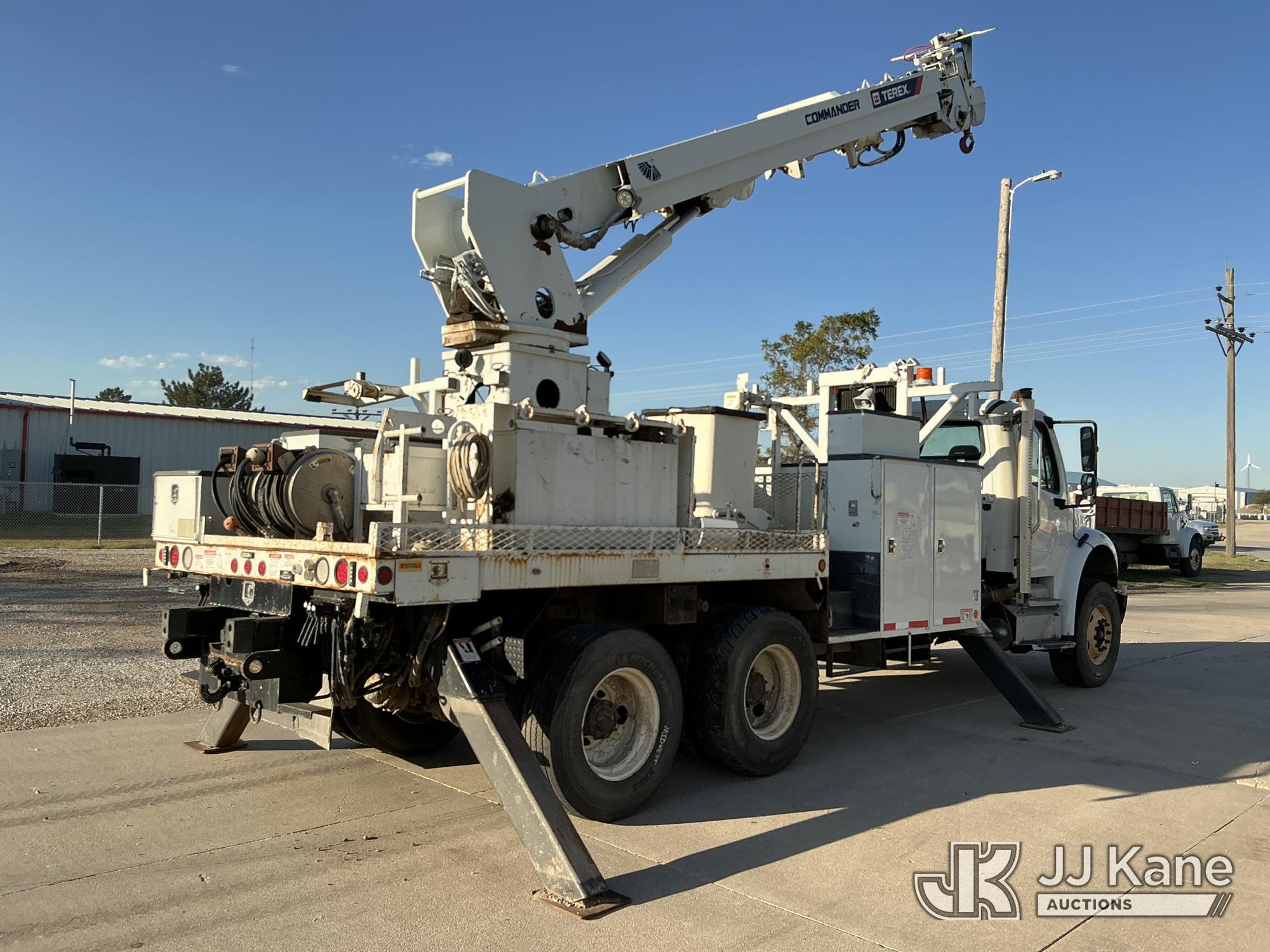2013 Freightliner M2 106
