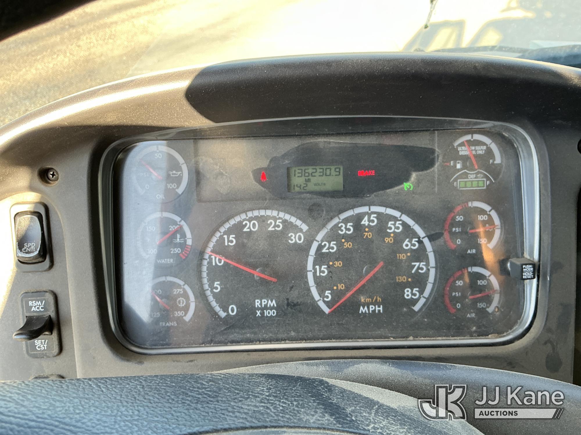 2013 Freightliner M2 106