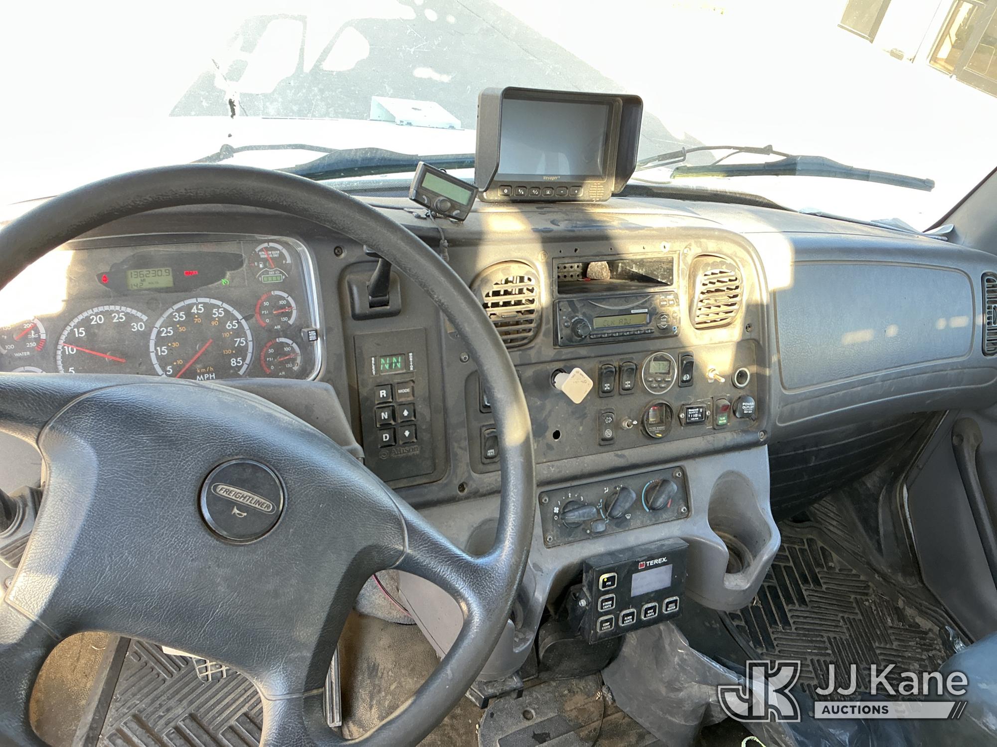 2013 Freightliner M2 106