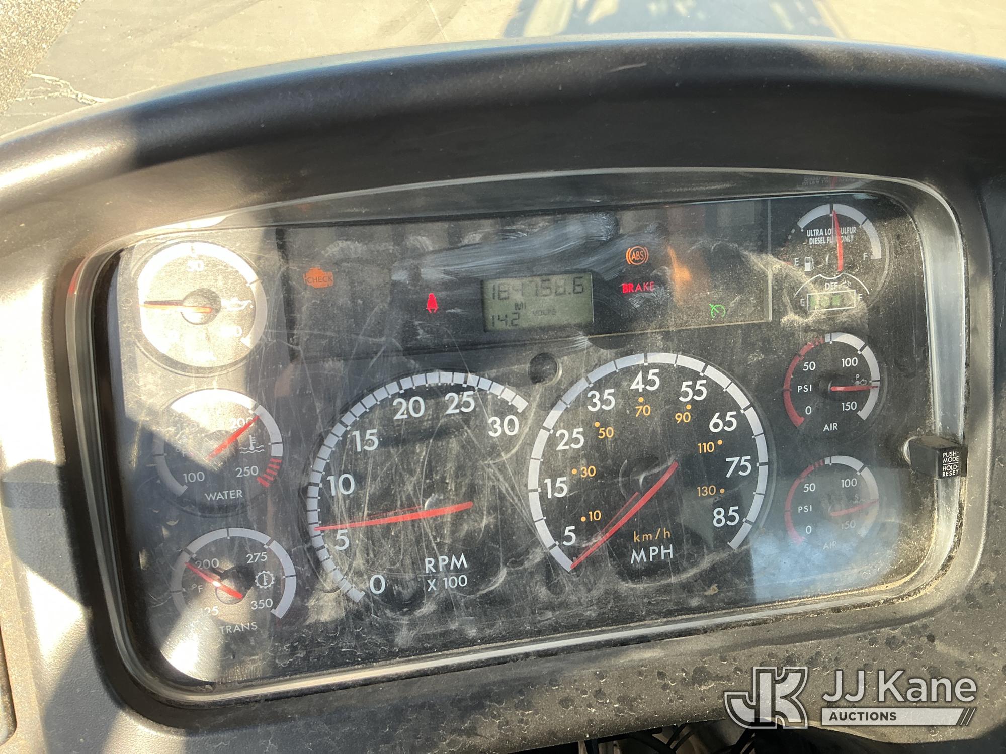 2011 Freightliner M2 106