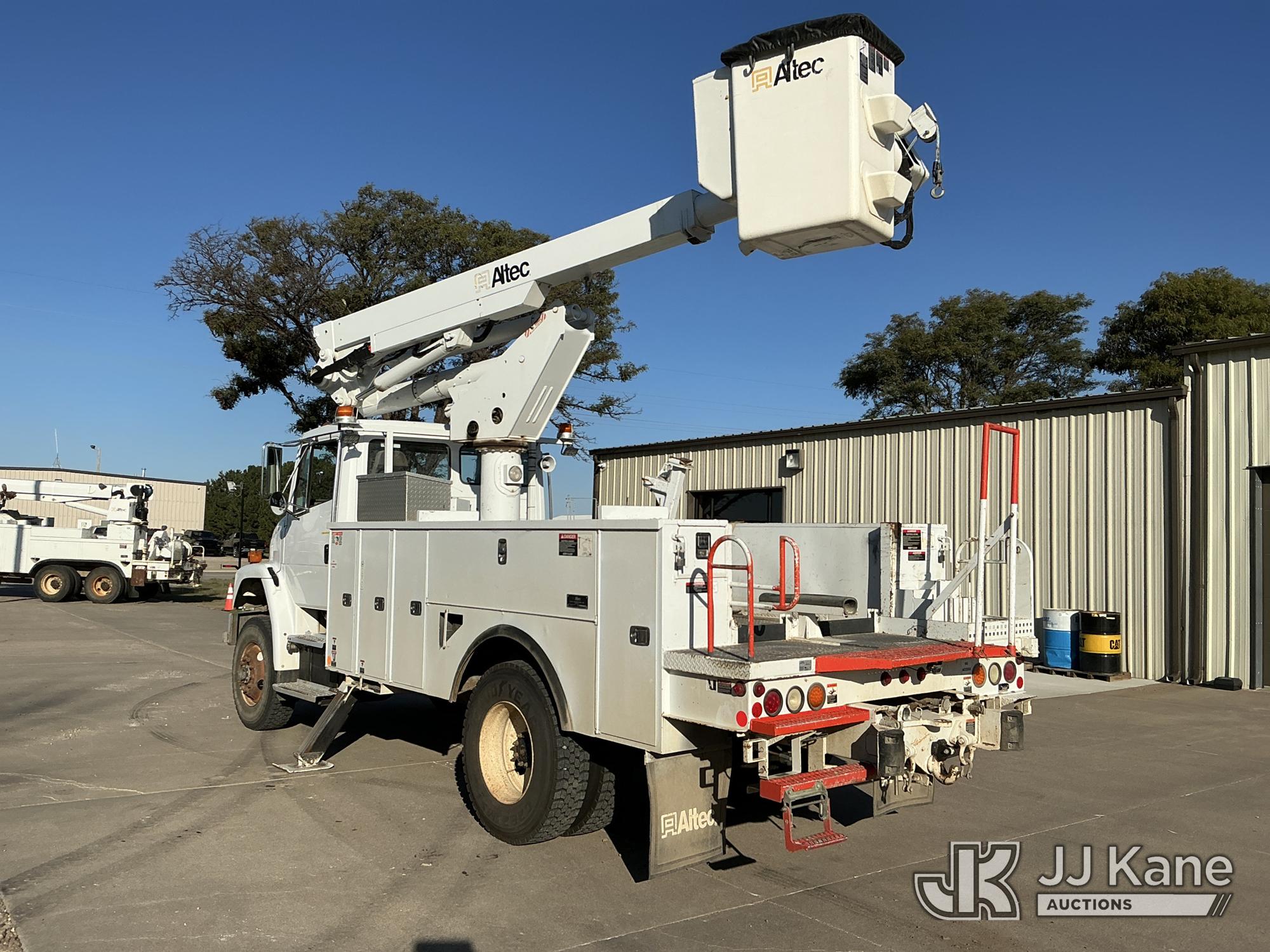 2002 Freightliner FL70