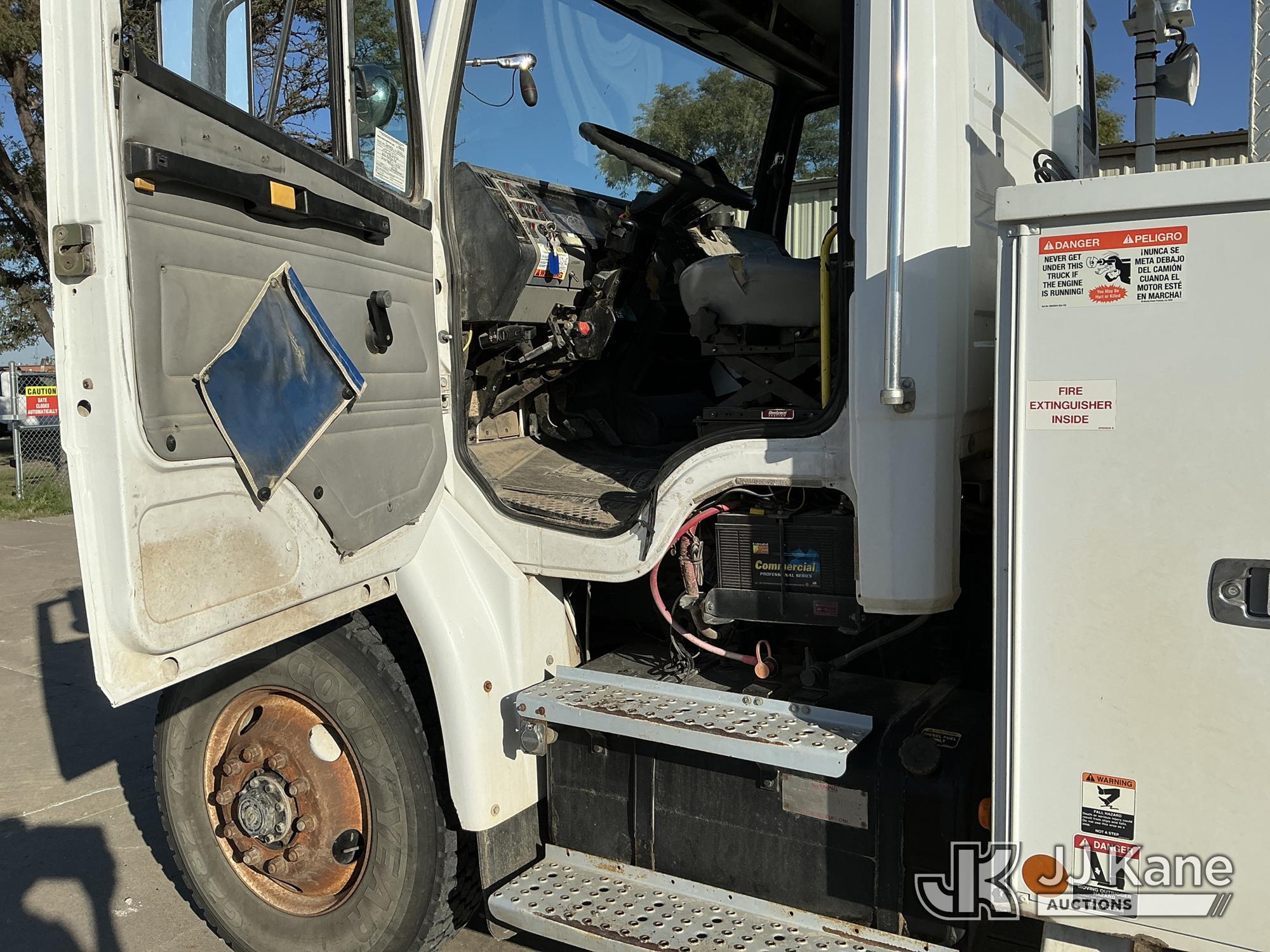 2002 Freightliner FL70