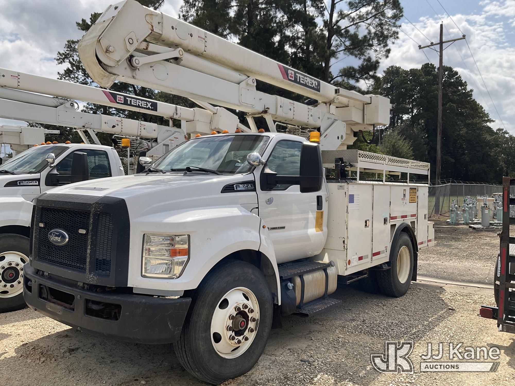 HiRanger HR40-MH Articulating & Telescopic Material Handling Bucket Truck On 2017 Ford F-650 Utility Truck (1650259)