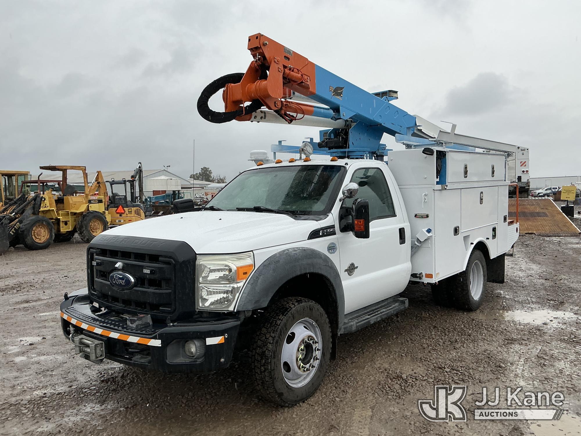 Altec AT37G Articulating & Telescopic Bucket Truck On 2015 Ford F-550 Service Truck (1650322)